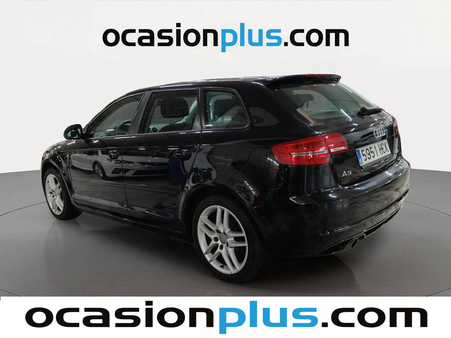 Foto trasera Audi A3 Audi A3 Sportback Attraction 1.6 TDI (105 CV) izquierda