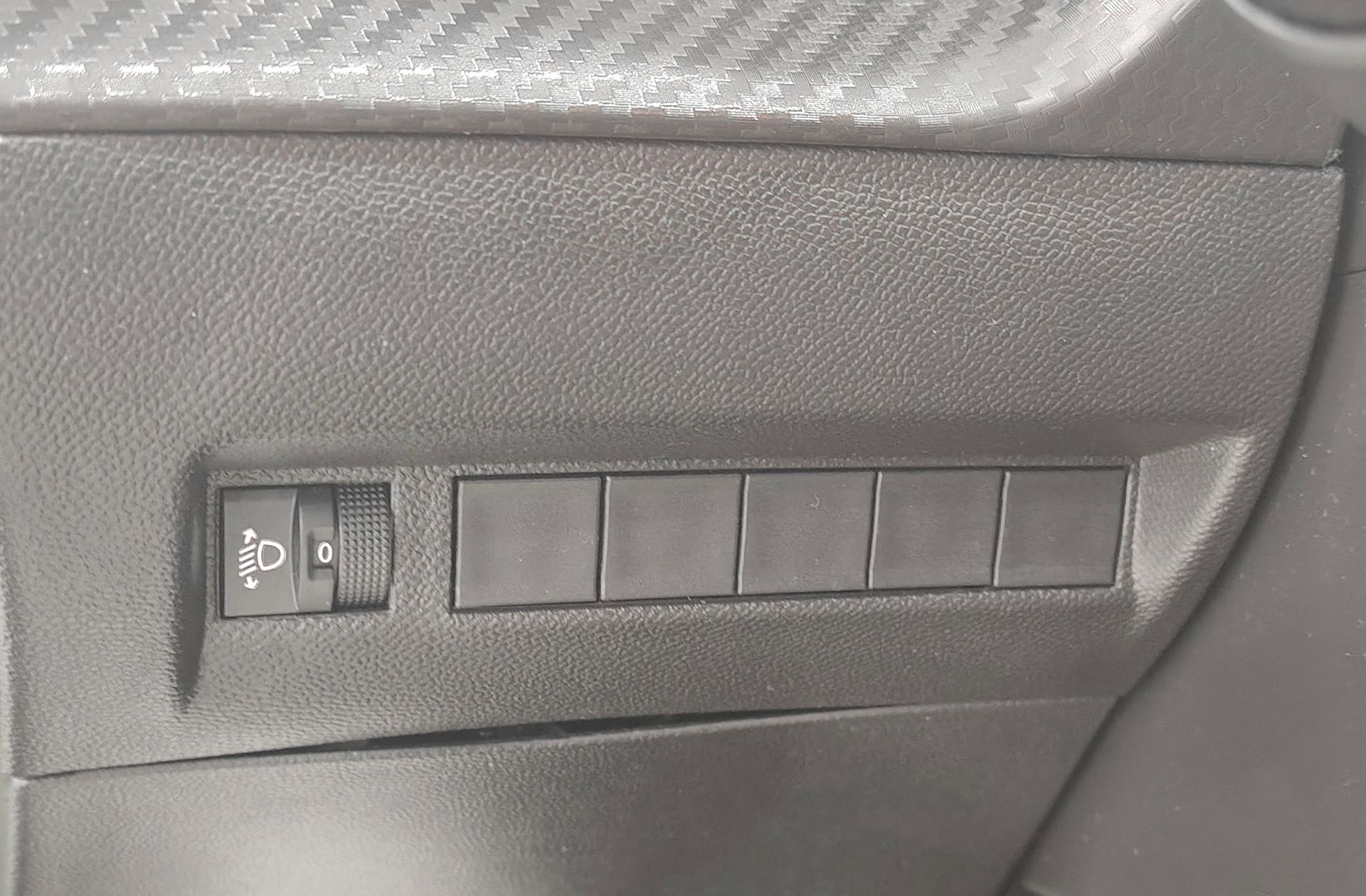 Peugeot 208 Style Hybrid 110 eDCS6 - foto 24