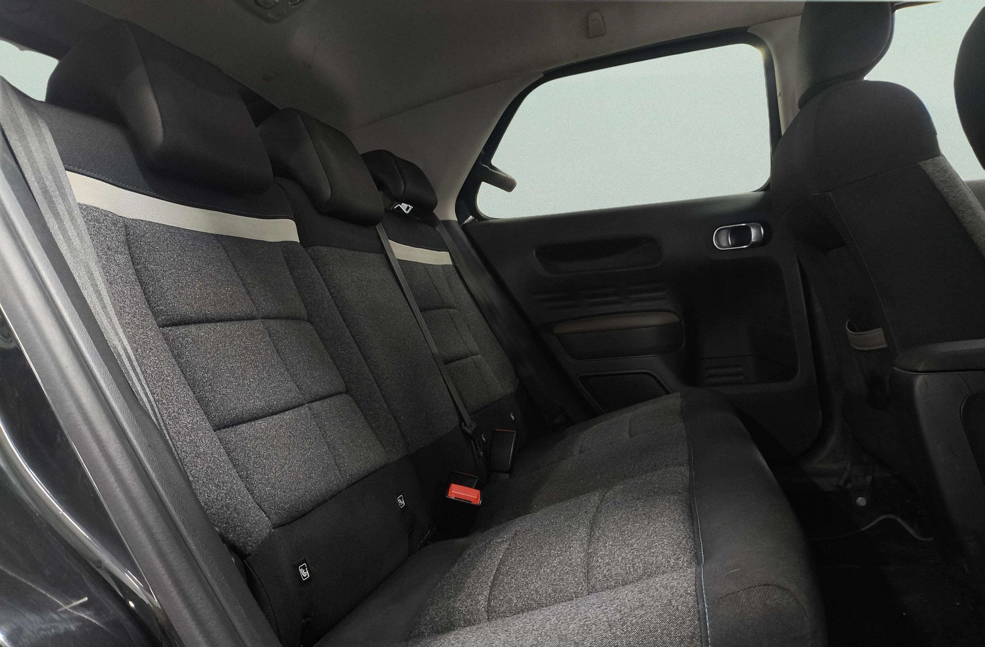 Citroën C4 Cactus BlueHDi 100 Shine - foto 17