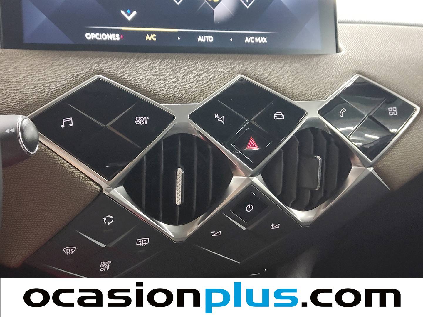 Foto DS DS 3 Crossback DS DS3 Crossback PureTech 130 Grand Chic EAT8 (130 CV)