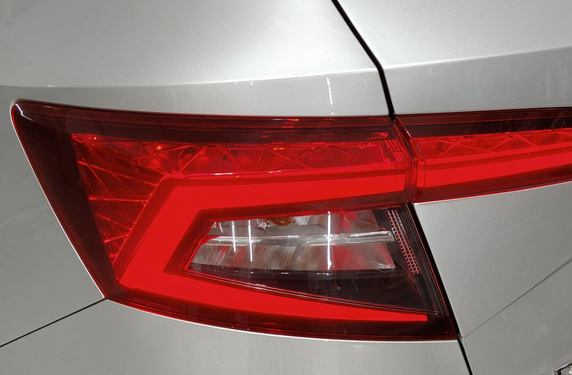 Škoda Karoq 1.5 TSI Sportline - foto 17