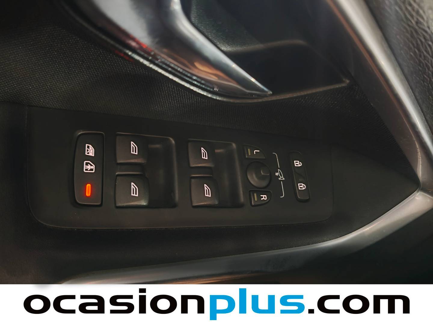 Foto Volvo V40 Volvo V40 2.0 D3 Momentum Auto (150 CV)