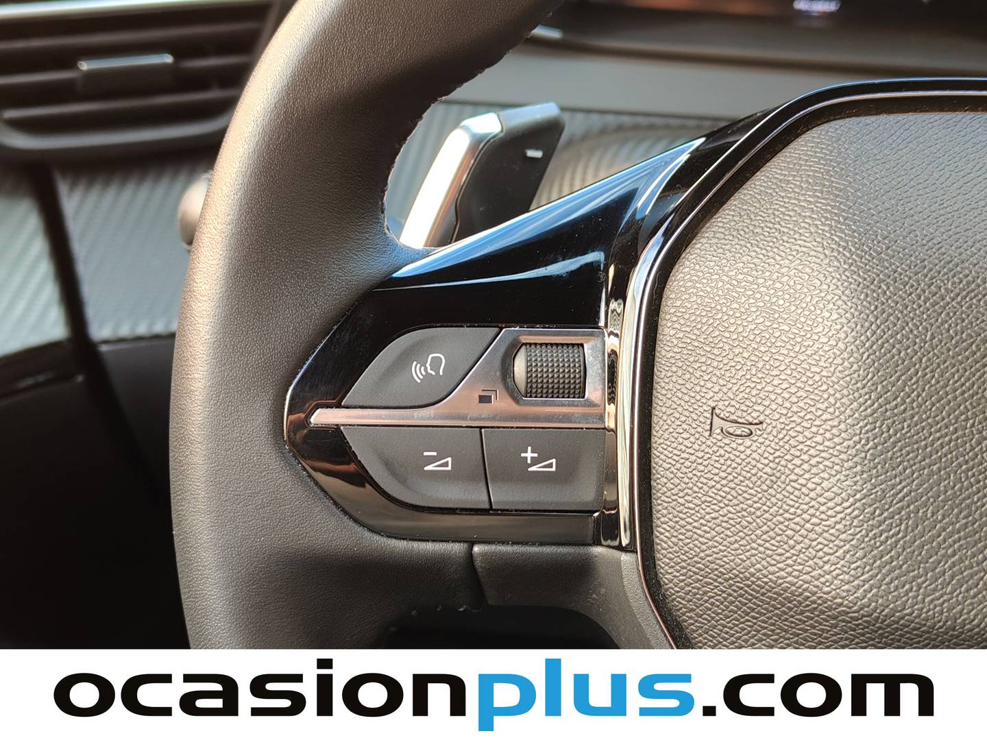 Foto Peugeot 2008 Peugeot 2008 Allure Hybrid eDCS6 (136 CV)