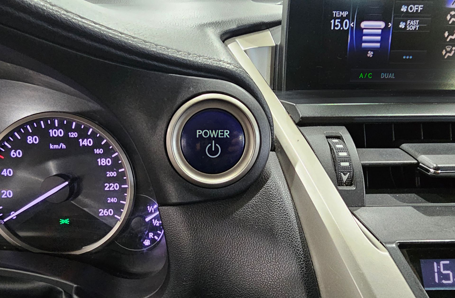Lexus NX 300h Corporate 2WD - foto 31