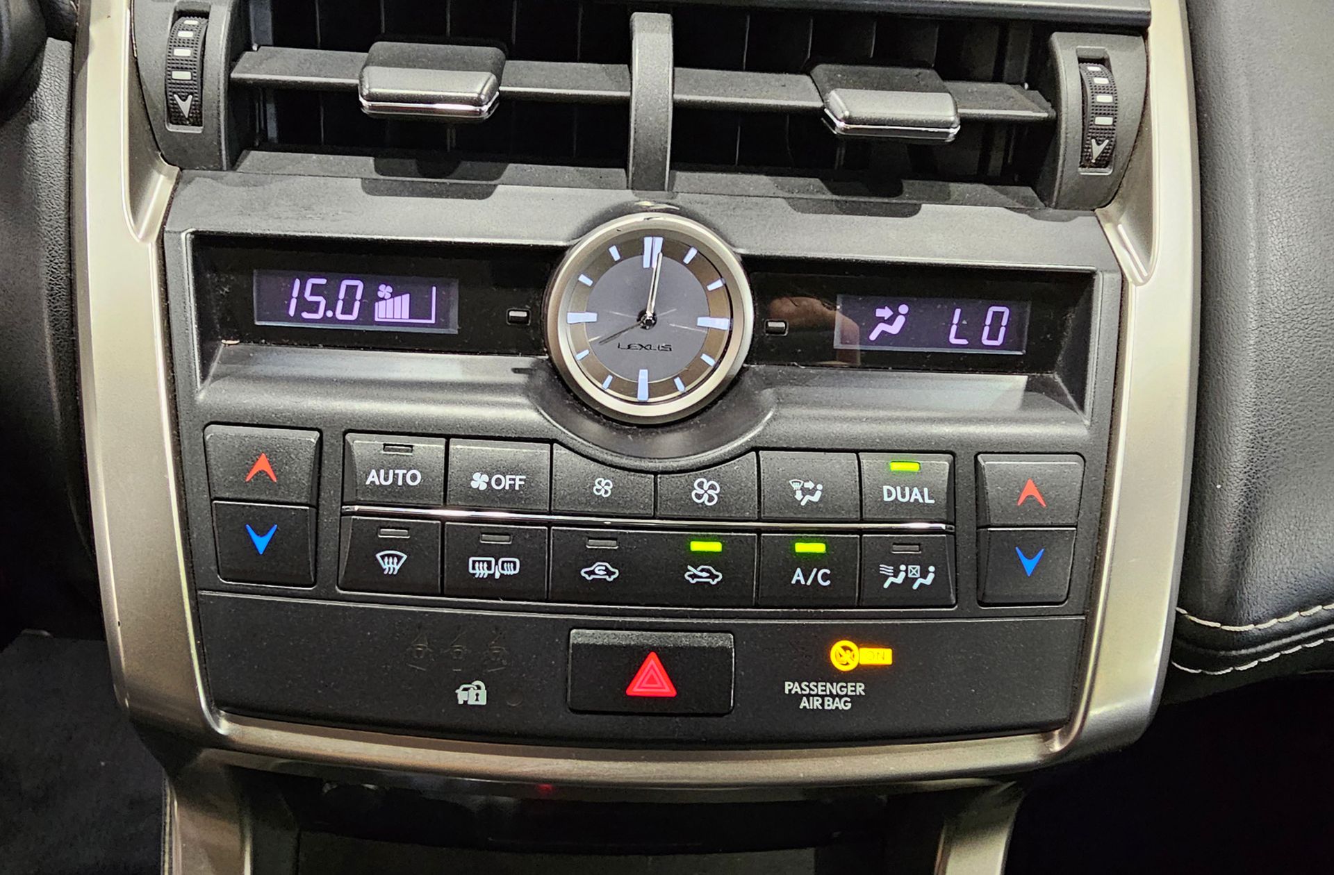 Lexus NX 300h Corporate 2WD - foto 35