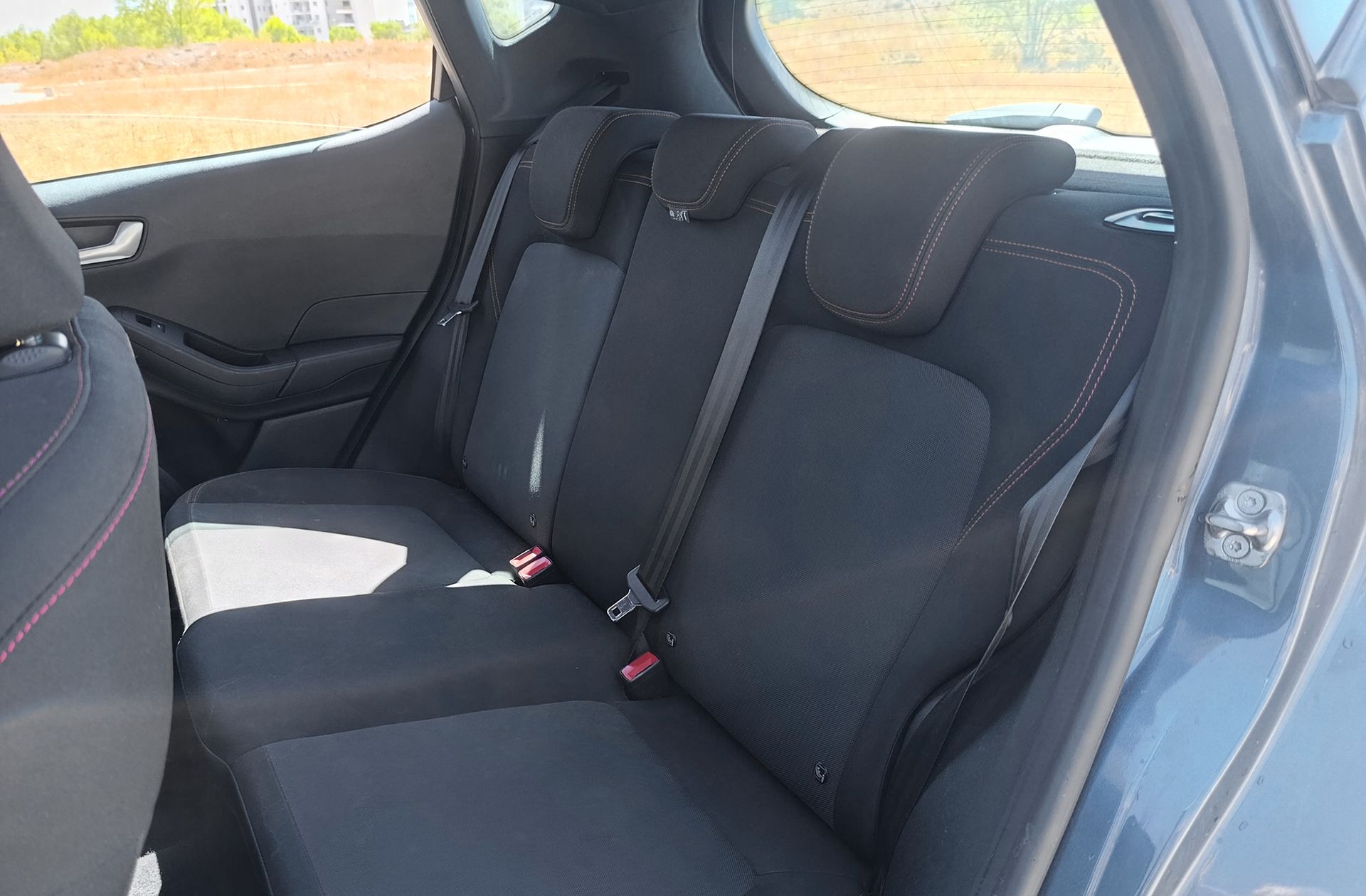 Ford Fiesta 1.0 EcoBoost MHEV ST-Line - foto 13