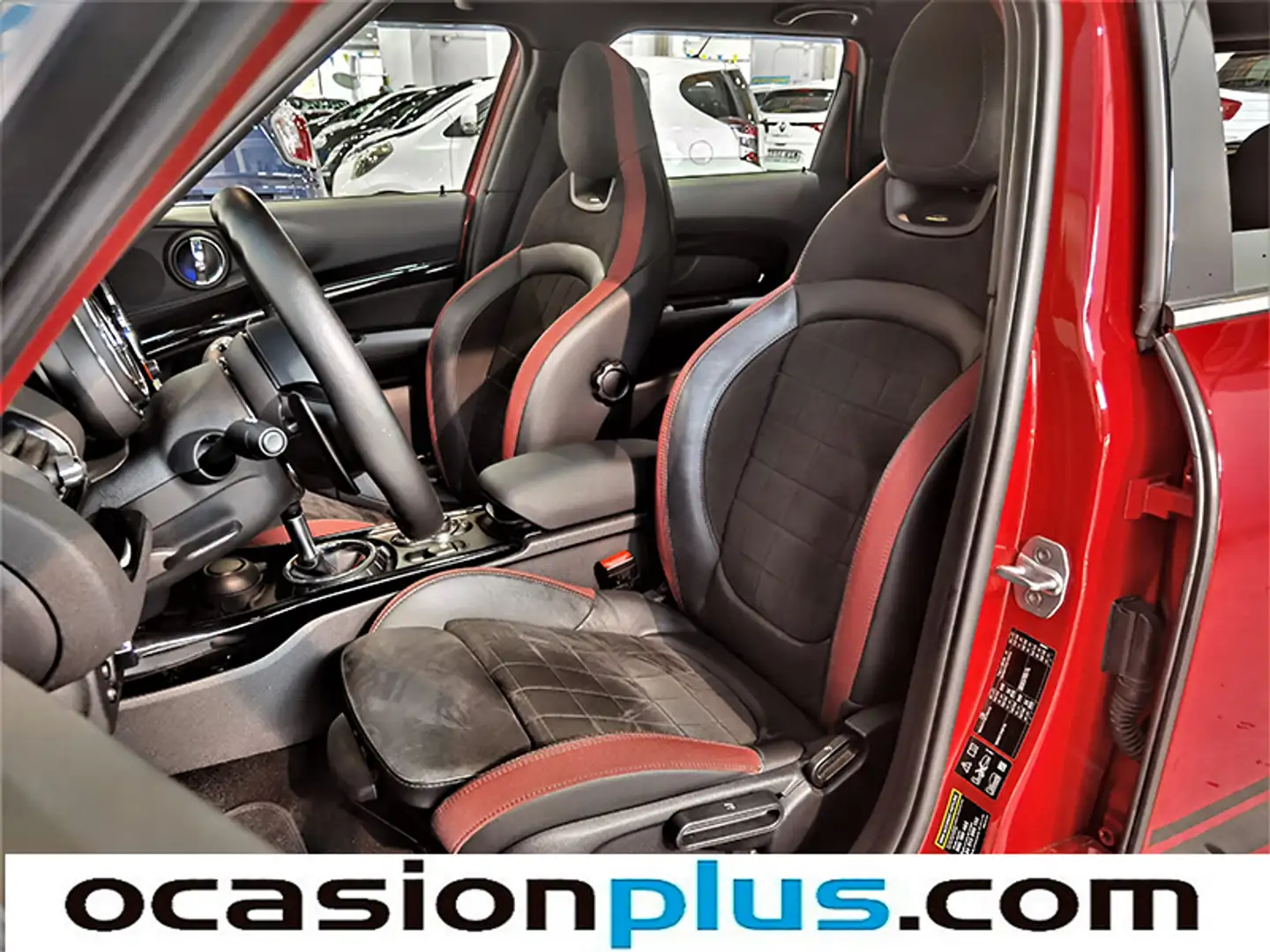 Tapicería cuero-alcántara