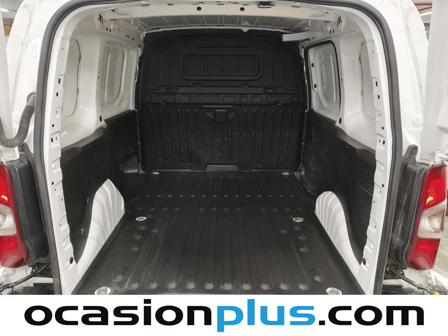 Foto Peugeot Partner Peugeot Partner Furgon BlueHDi 100 S&S Pro Standard 600kg (98 CV)