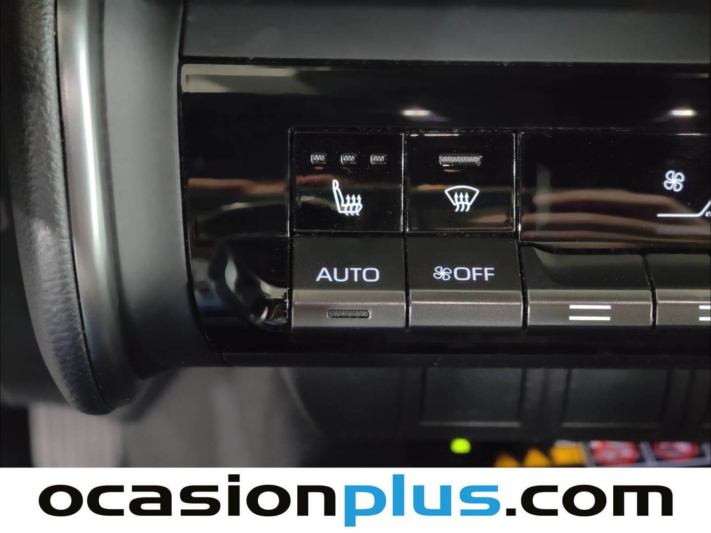 Equipamiento del Toyota C-HR Toyota C-HR 200H GR Sport AWD-i (196 CV) 4x4