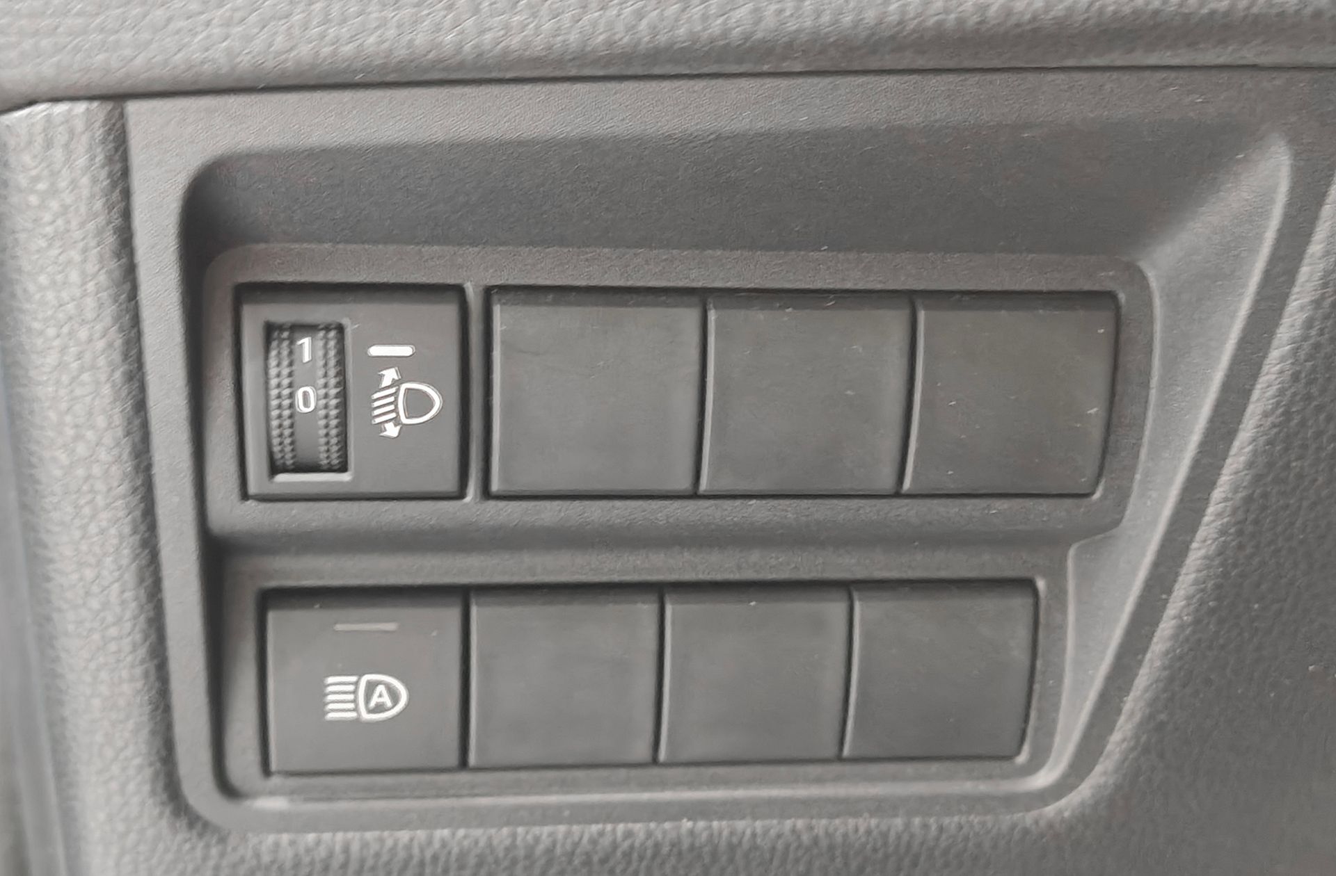 Toyota Yaris 120H Active Plus - foto 23