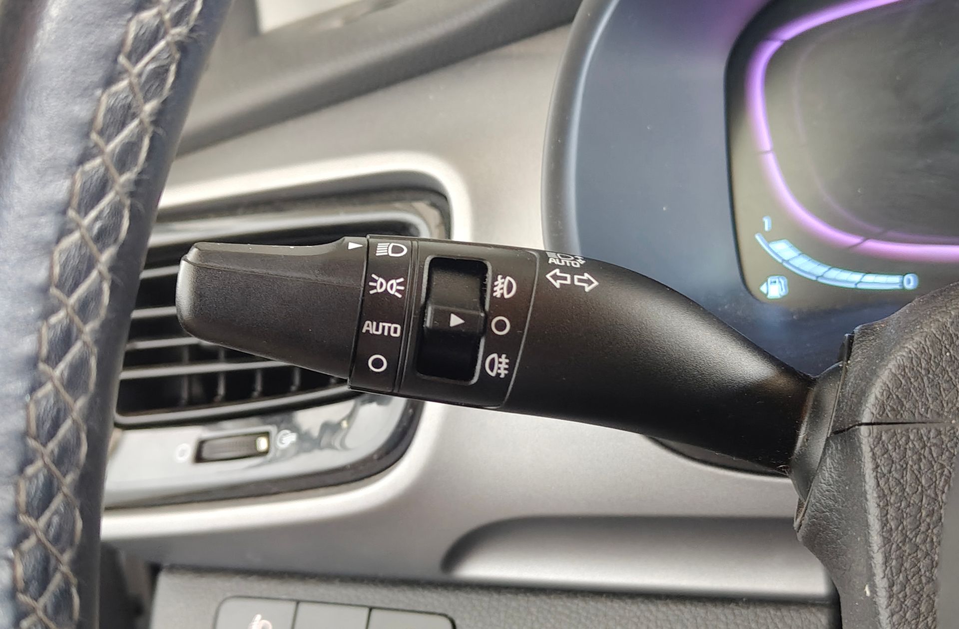 Kia Stonic 1.0 T-GDi Drive DCT - foto 25
