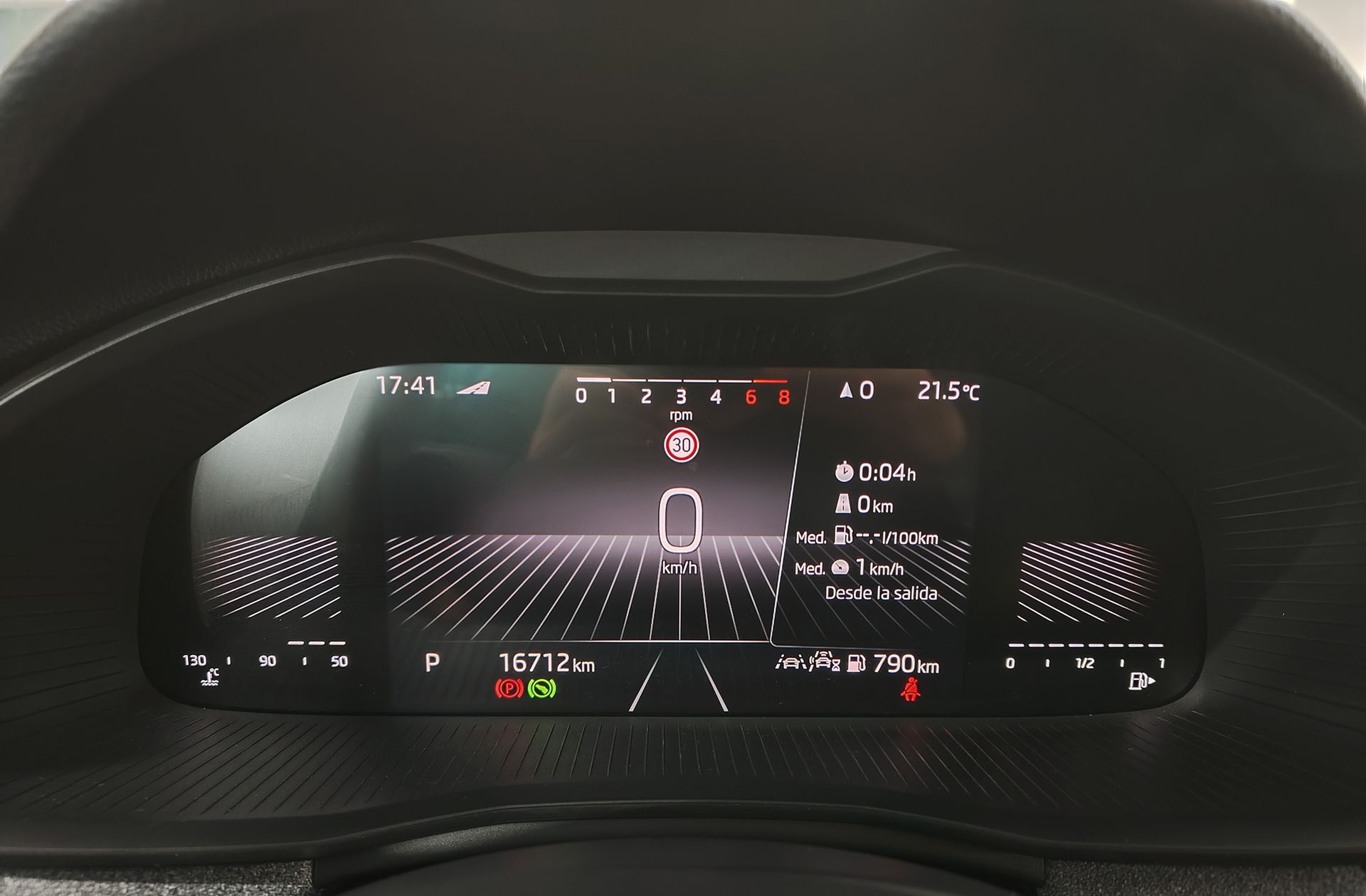 Škoda Scala 1.0 TSI Selection DSG - foto 25