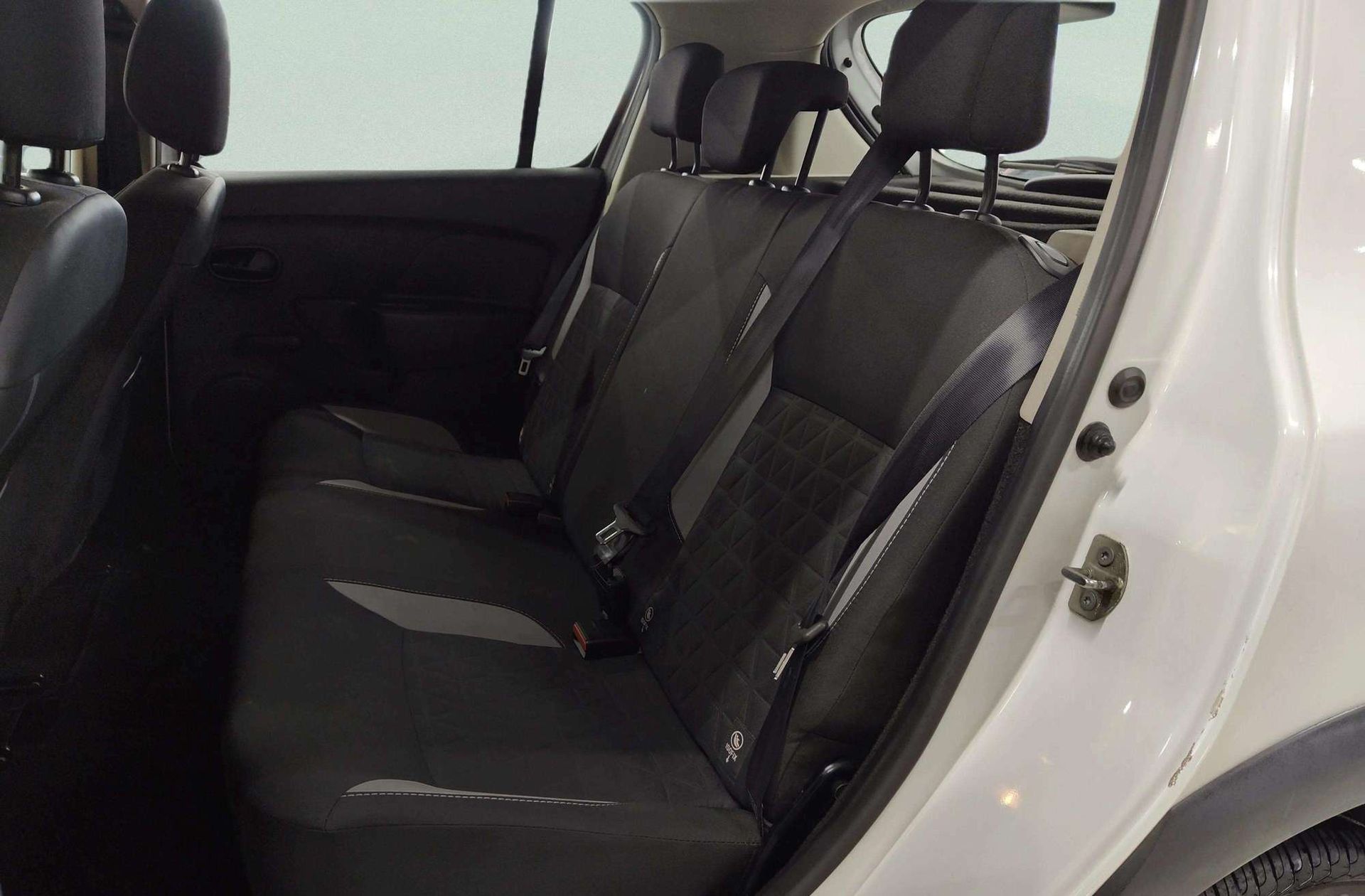Dacia Sandero Stepway TCe - foto 9