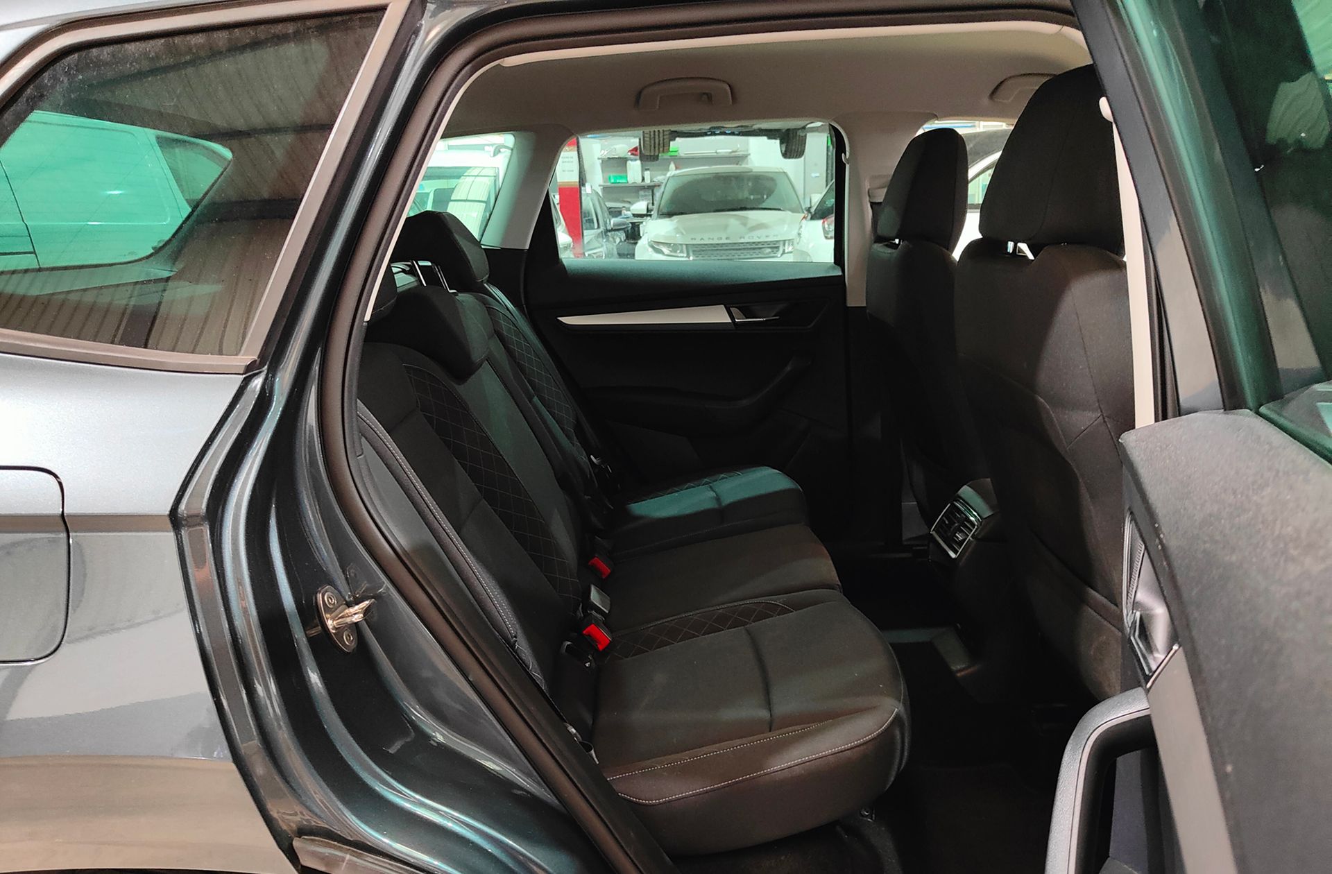 Škoda Karoq 1.5 TSI ACT Ambition DSG - foto 16