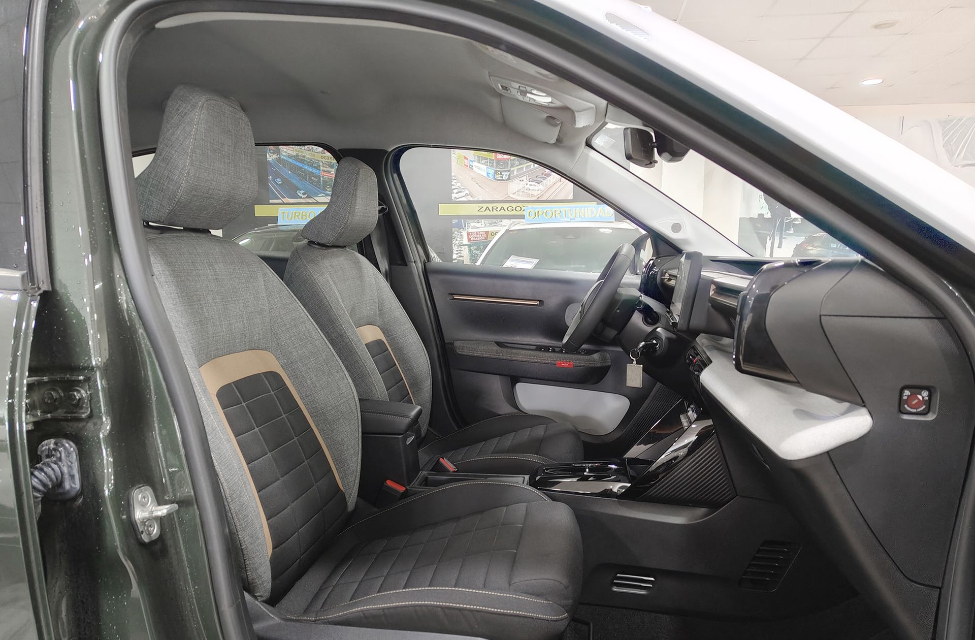 Citroën C3 Aircross Hybrid 145 Plus e-DCS6 - foto 18