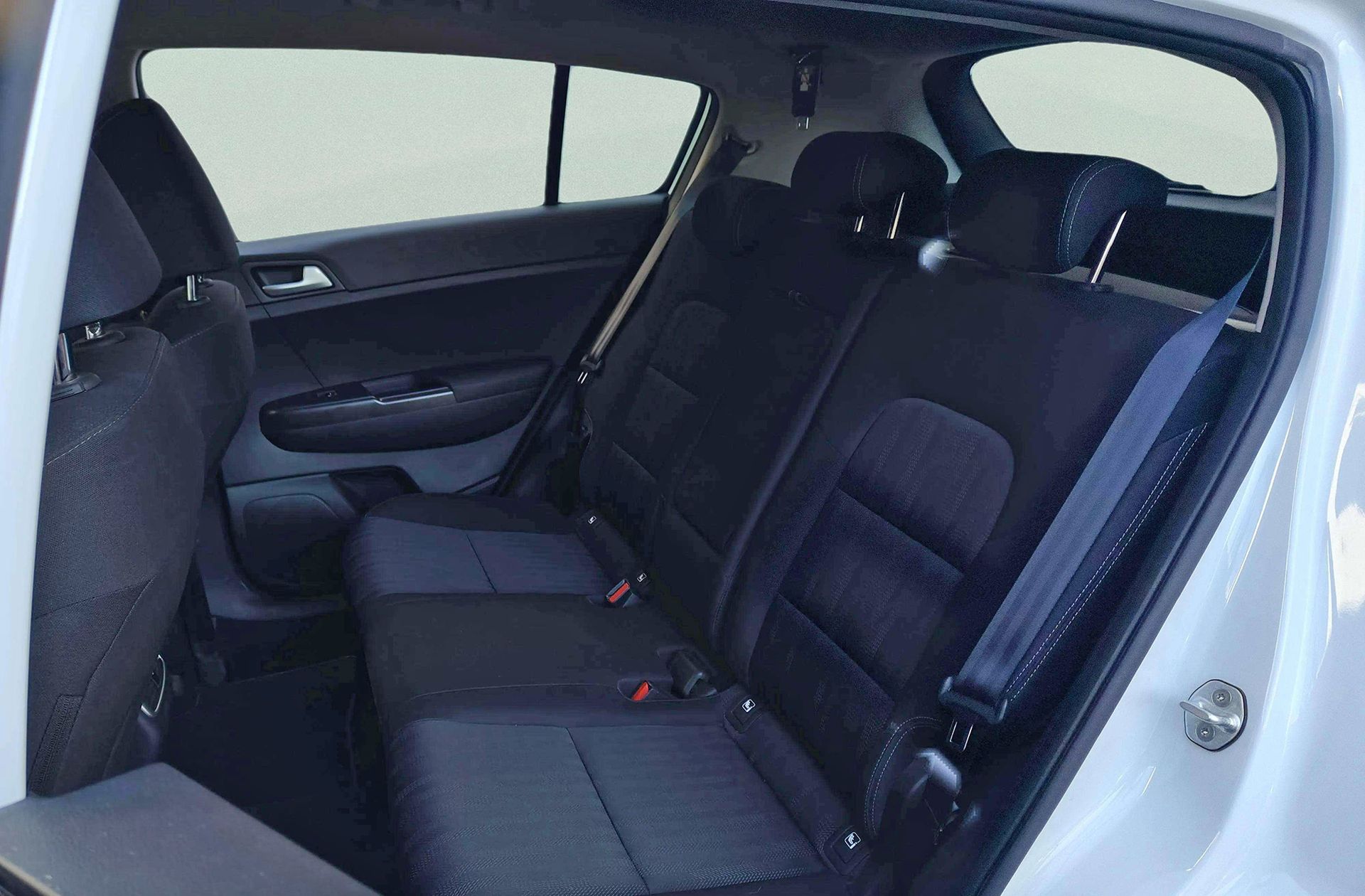Kia Sportage 1.6 CRDi Business 4x2 DCT - foto 12