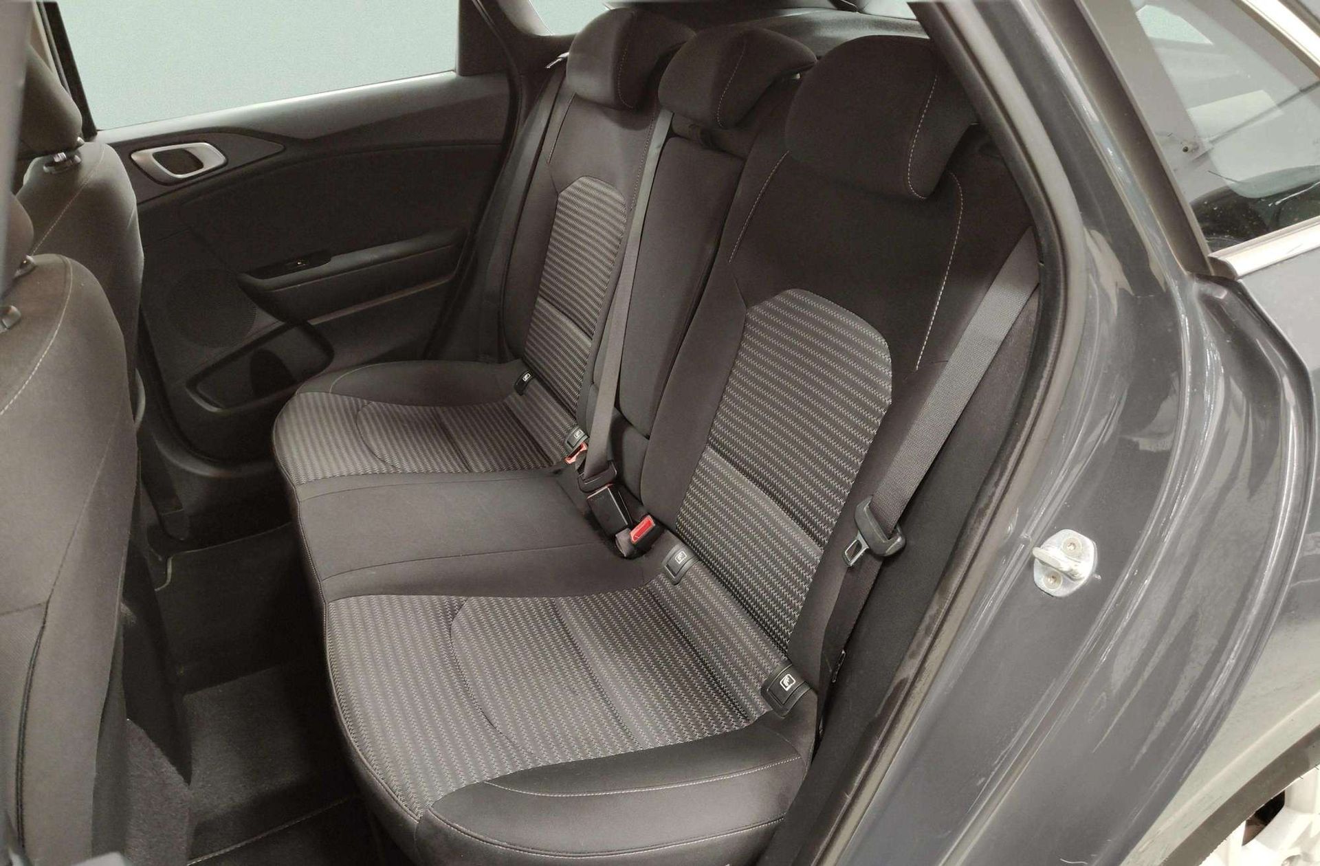 Kia Ceed 1.6 MHEV iMT Drive - foto 12