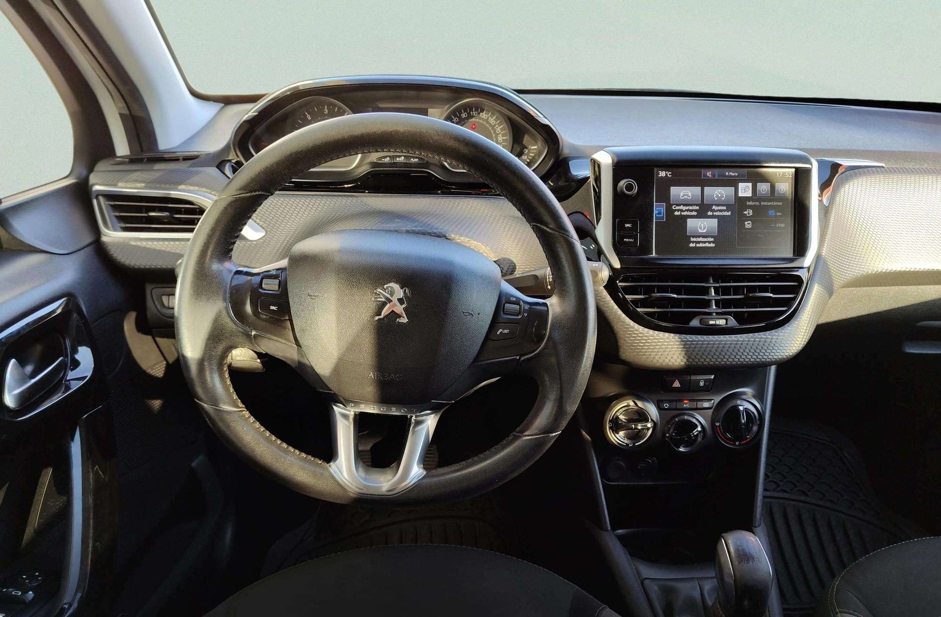 Peugeot 208 1.6 BlueHDi Style - foto 19