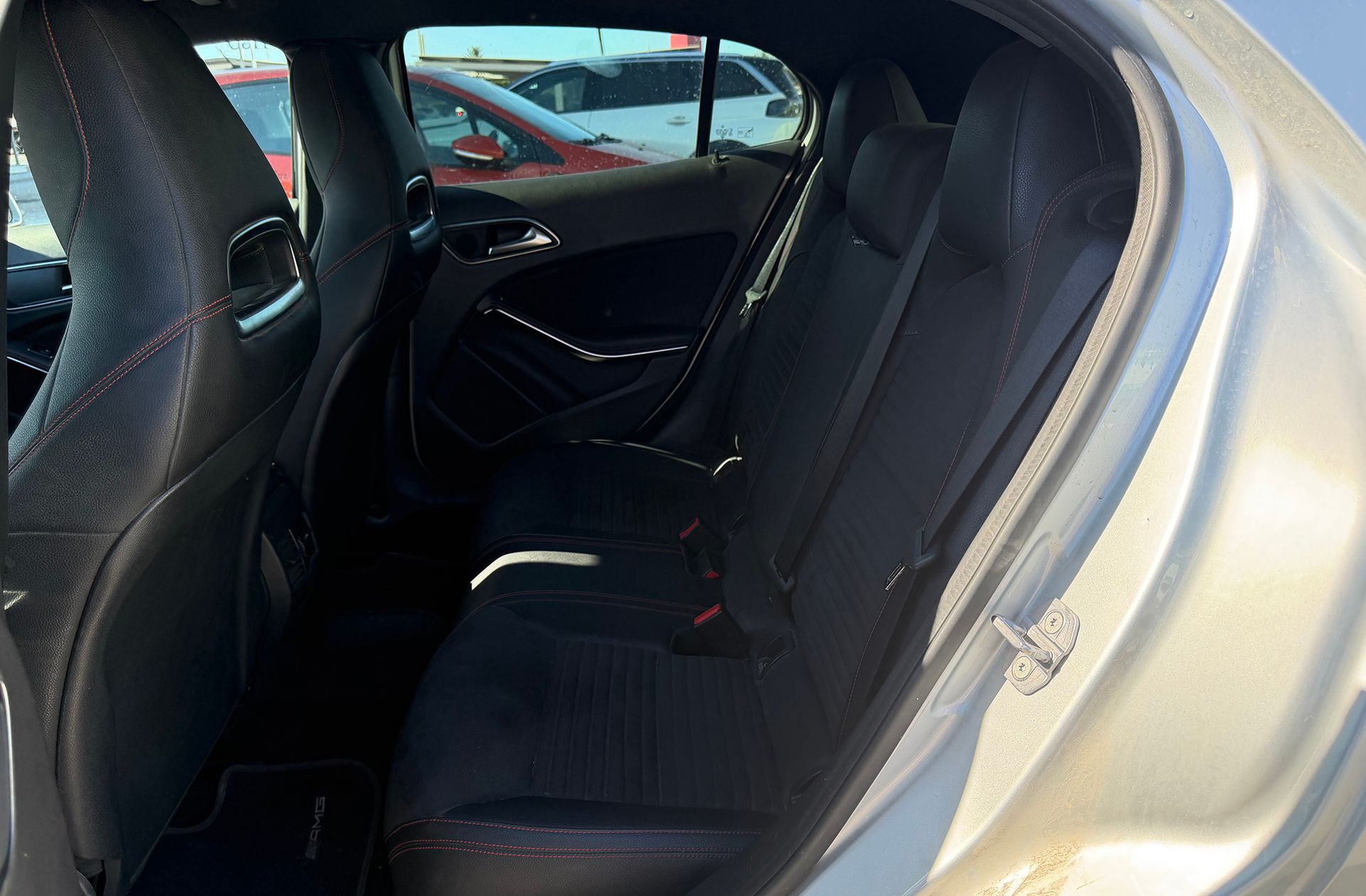 Mercedes-Benz GLA 180 Pack AMG - foto 10