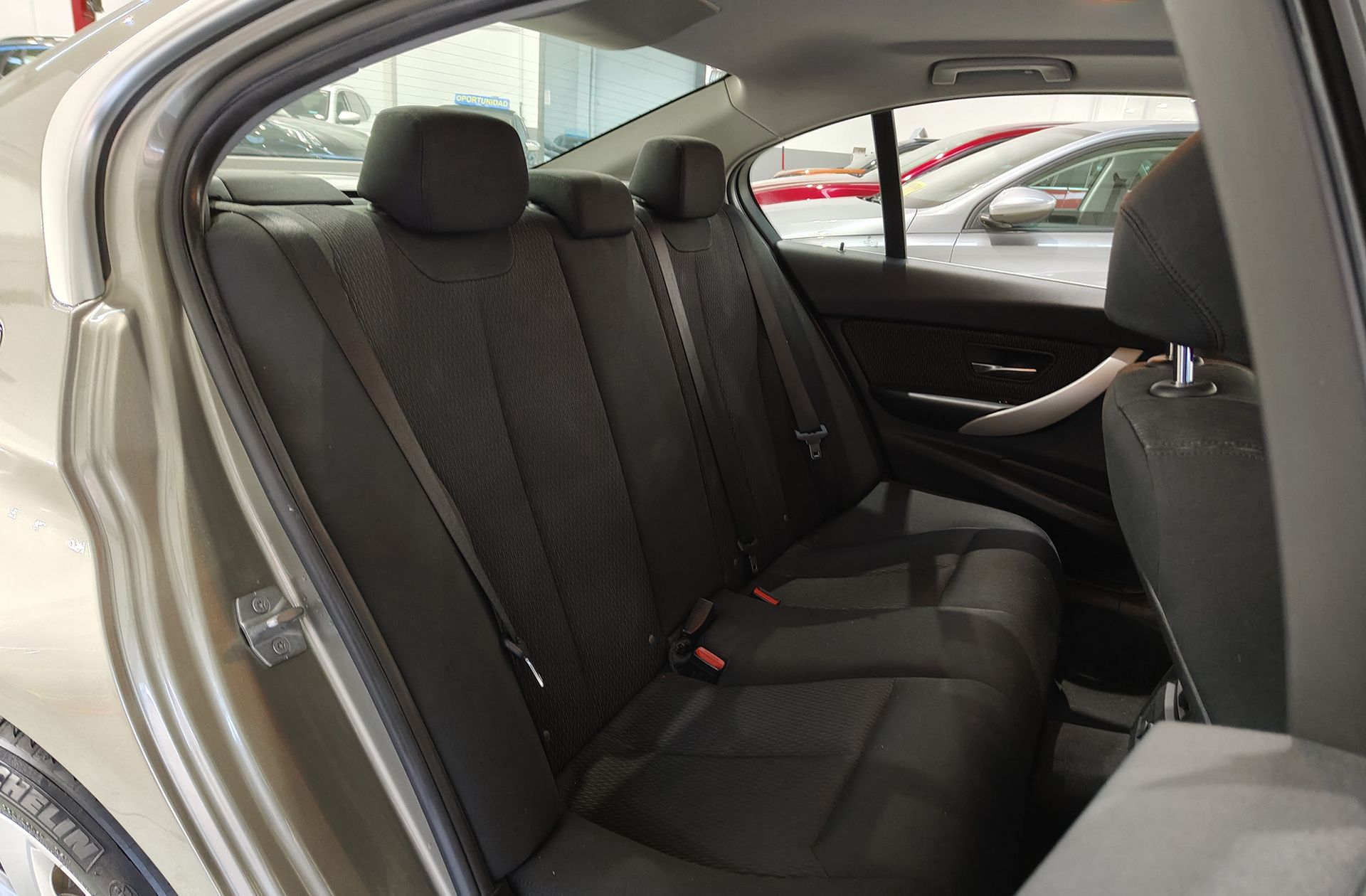 BMW Serie 3 318d - foto 16