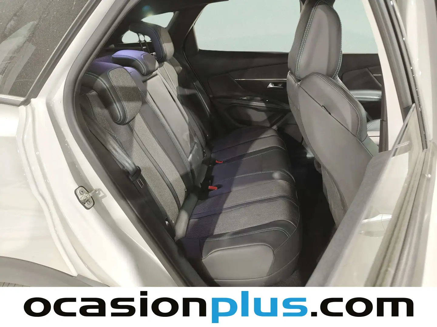 Foto Peugeot 3008 Hybrid Peugeot 3008 Hybrid 300 Allure Pack e-EAT8  (300 CV)