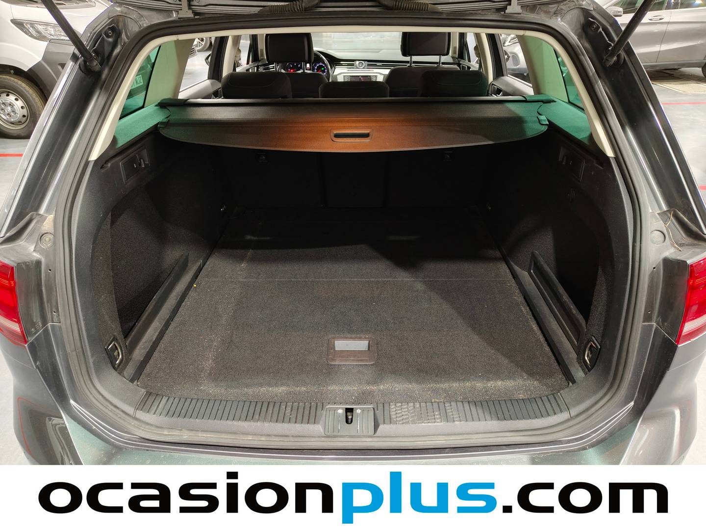Foto Volkswagen Passat Volkswagen Passat Variant Advance 2.0 TDI (150 CV) DSG siete plazas