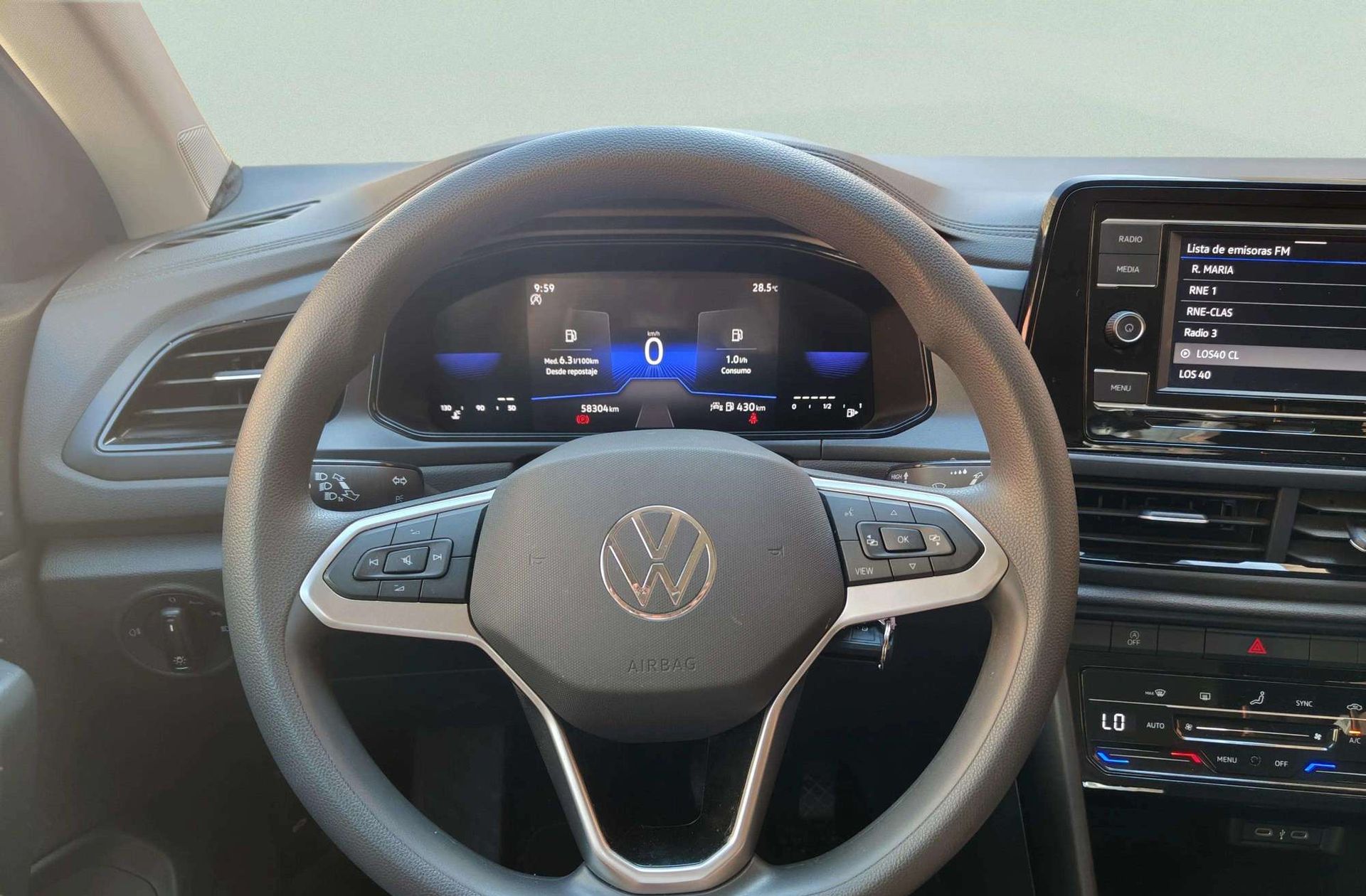 Volkswagen T-Roc 1.0 TSI - foto 21