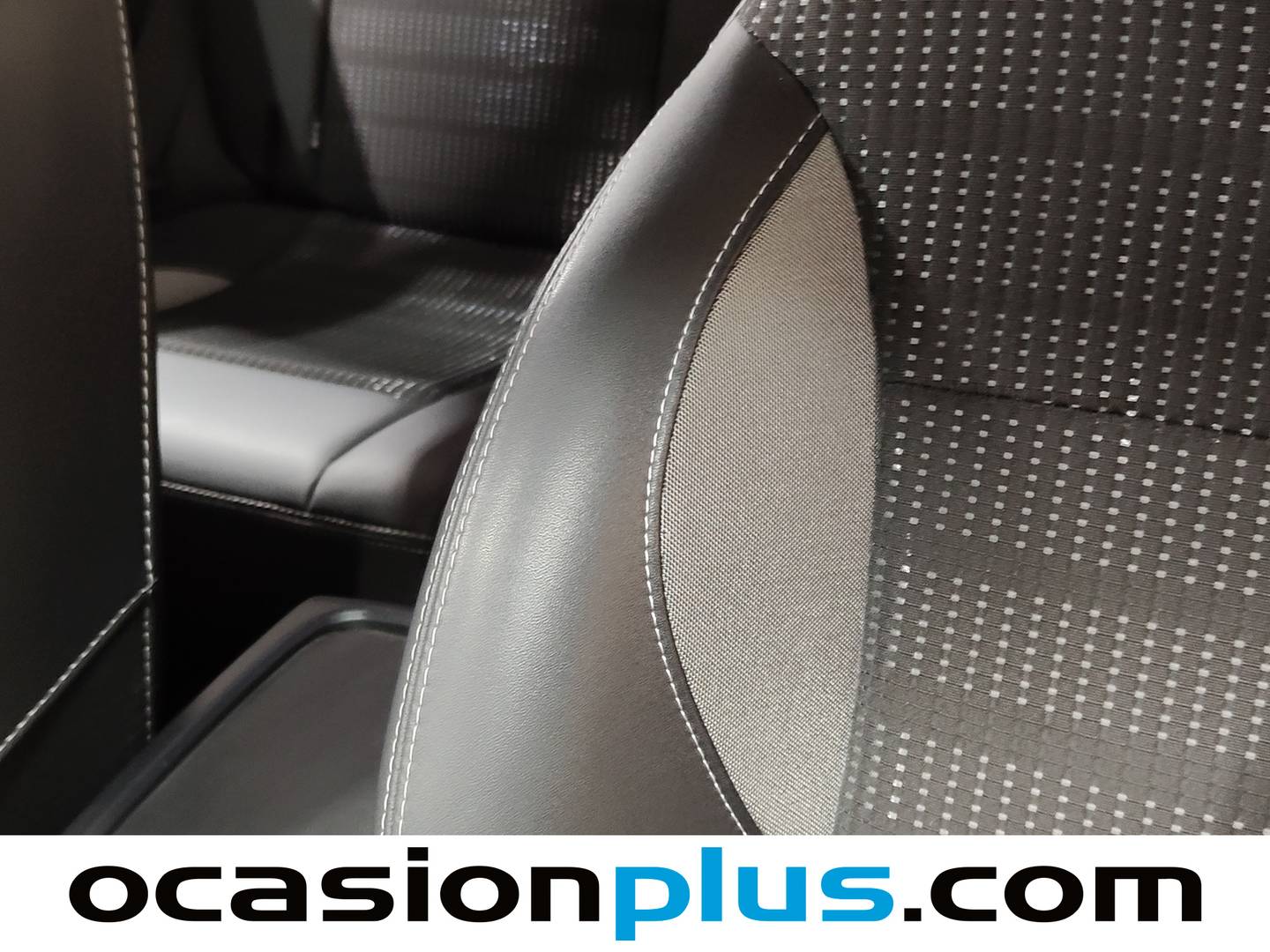 Foto Peugeot 2008 Peugeot 2008 BlueHDi 100 S&S Allure (100 CV)