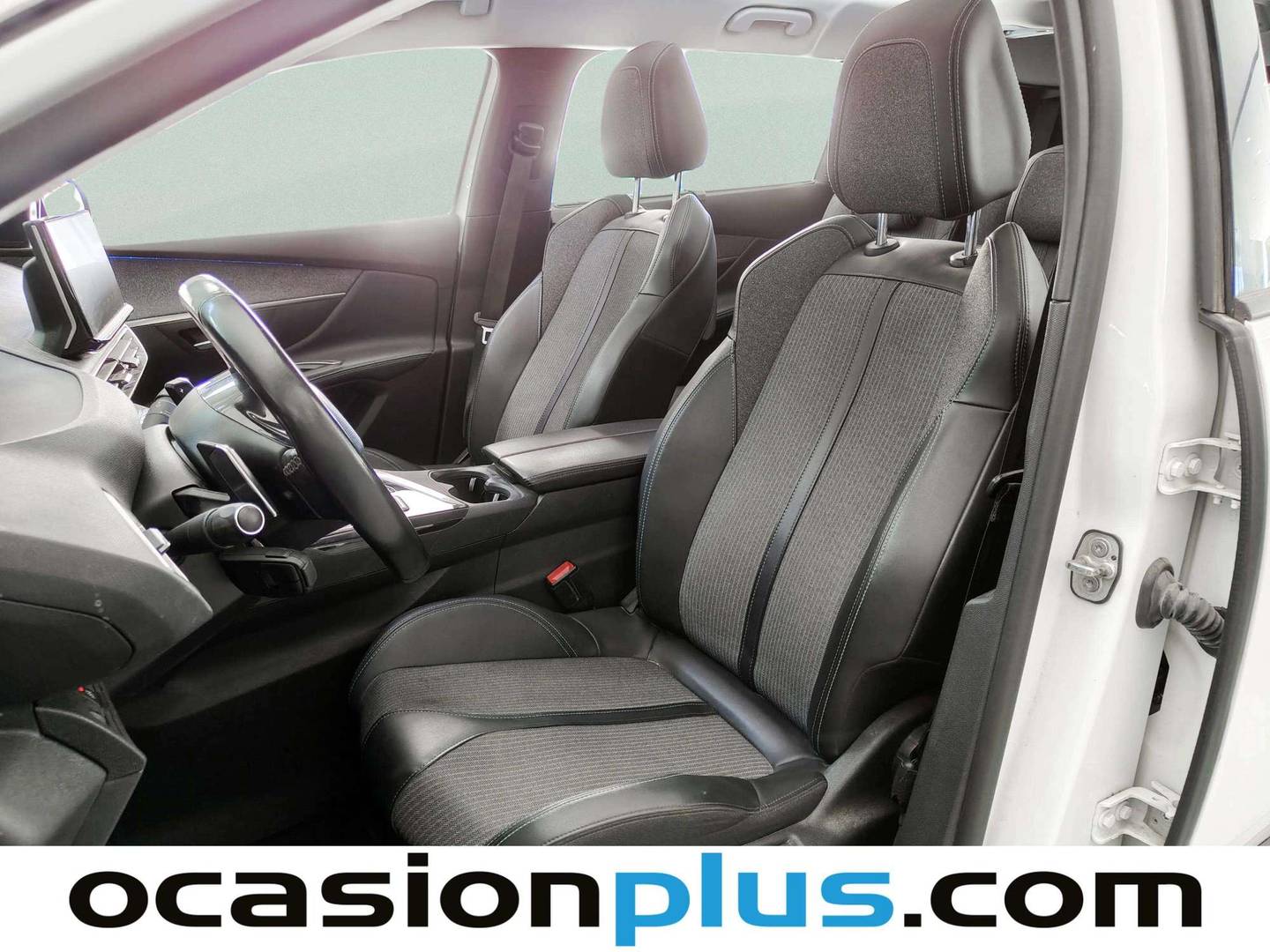 Foto asientos delanteros Peugeot 5008 Peugeot 5008 BlueHDI 130 S&S Allure Pack EAT8 7 Plazas (130 CV)