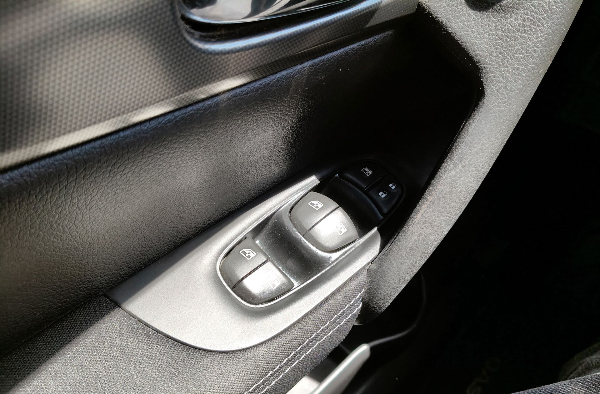 Nissan Qashqai DIG-T 115 N-Connecta - foto 33