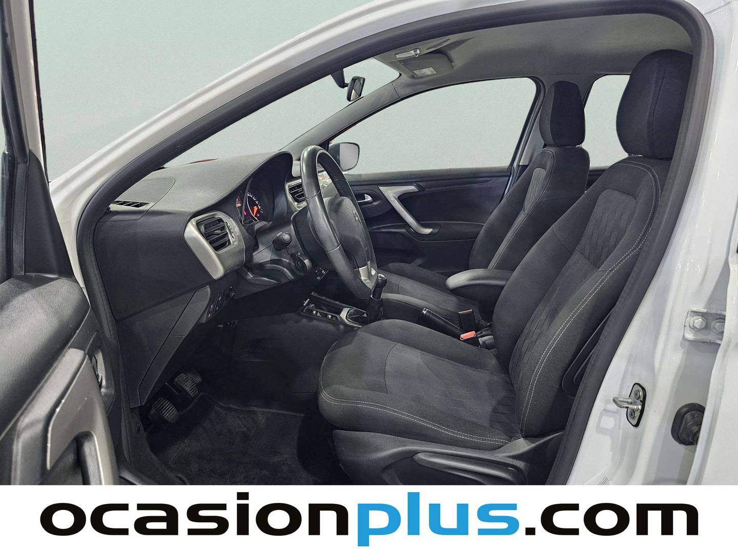 Foto asientos delanteros Citroën C-Elysée Citroën C-Elysee PureTech 82 Shine (82 CV)