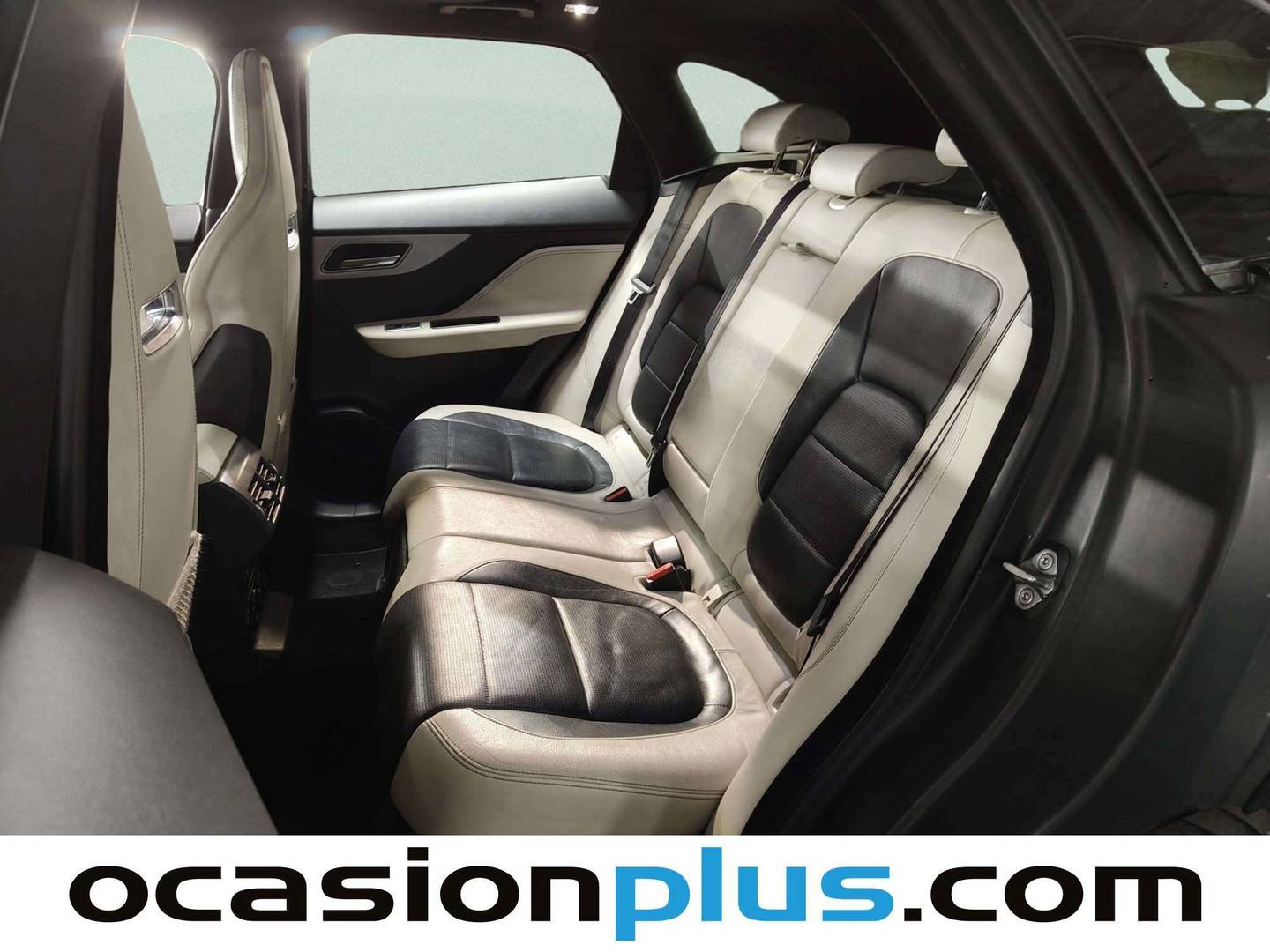 Foto Jaguar F-Pace Jaguar F-PACE 2.0T i4 R-Sport AWD Auto 221 kW (300 CV)