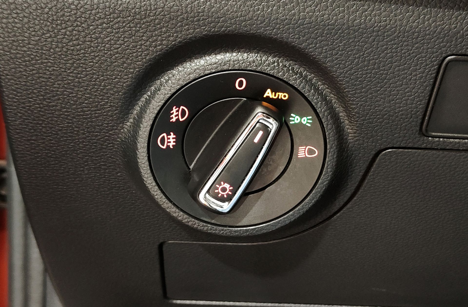 SEAT Arona 1.6 TDI Ecomotive FR - foto 29