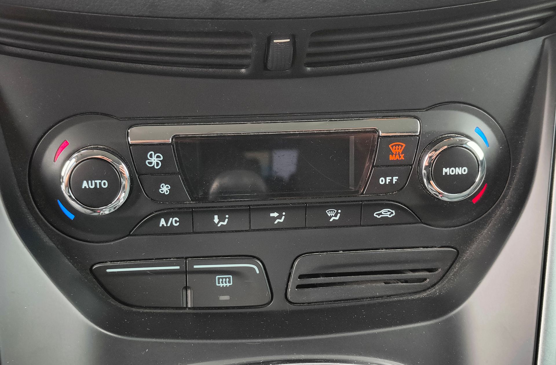 Ford C-Max 1.6 TDCi Trend - foto 25