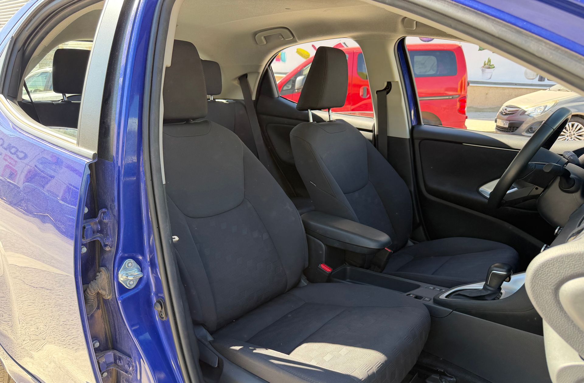 Toyota Yaris 120H Active Plus - foto 16