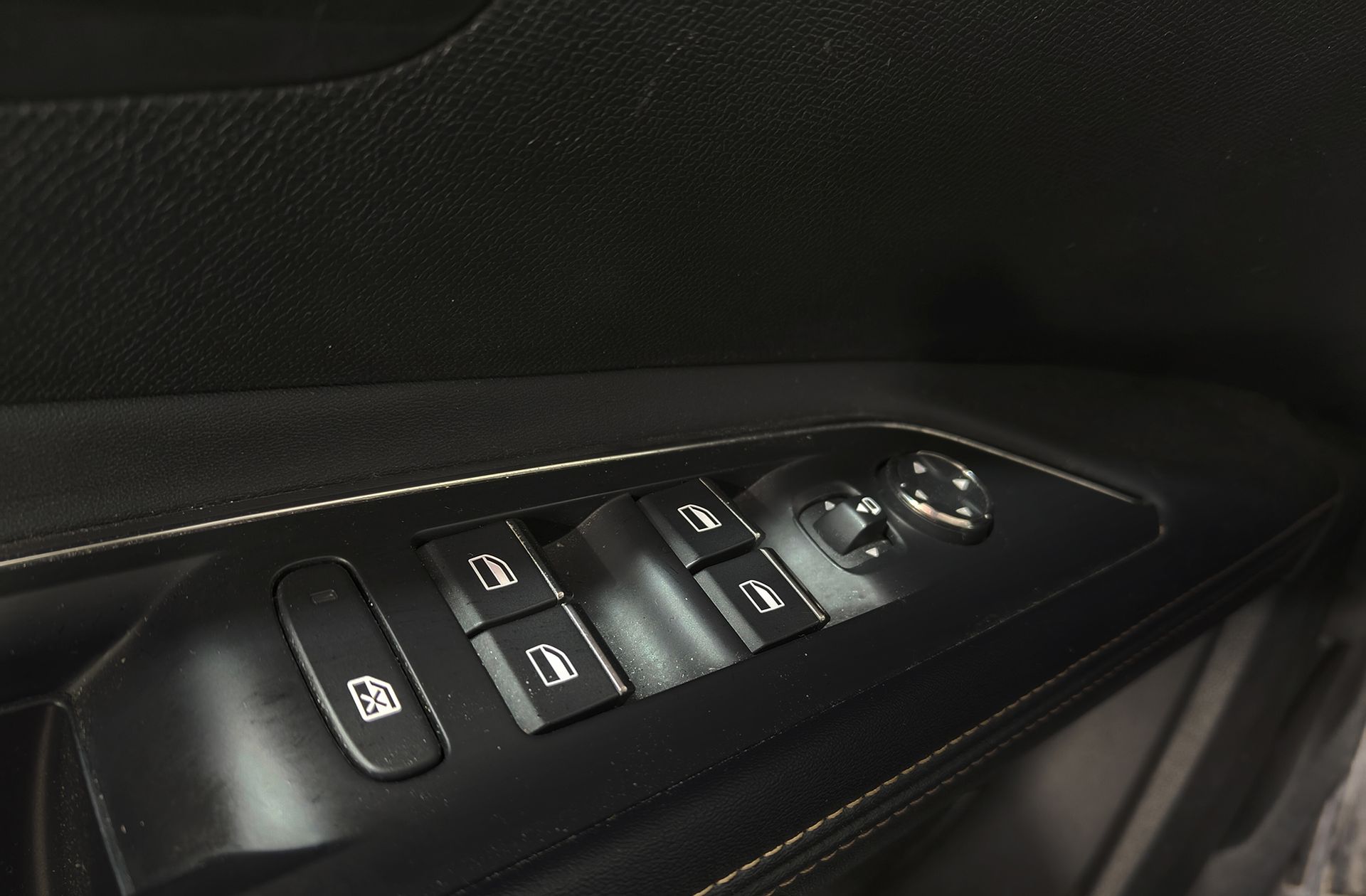 Peugeot 5008 PureTech 130 GT EAT8 7 plazas - foto 40