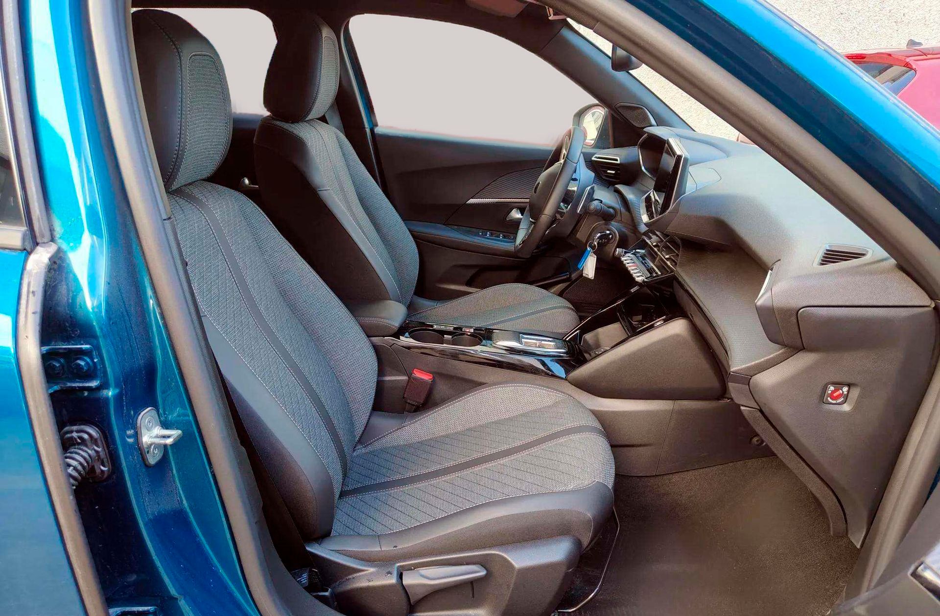 Peugeot 2008 Allure Hybrid eDCS6 - foto 15