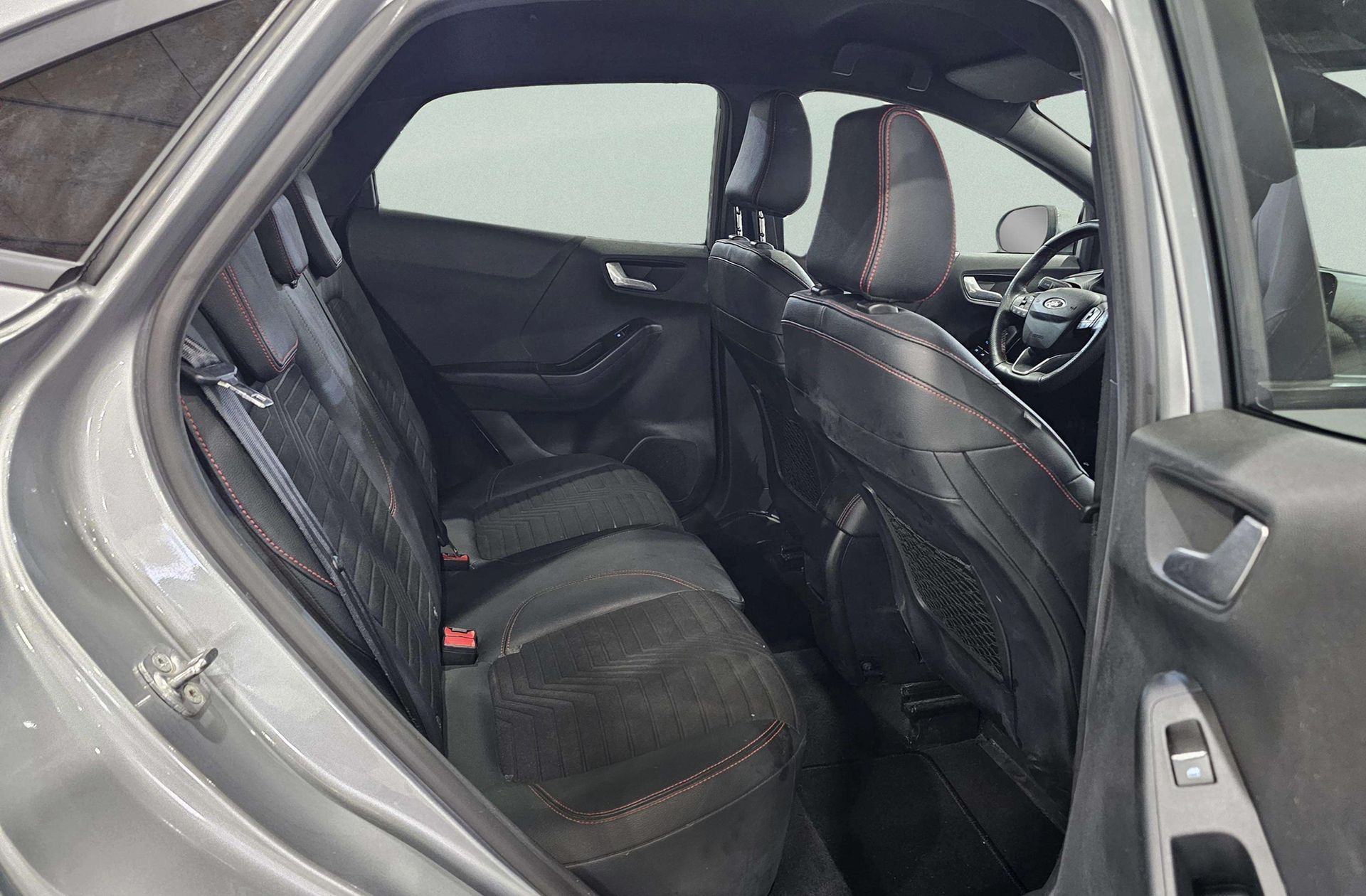 Ford Puma 1.0 EcoBoost MHEV ST-Line X - foto 22