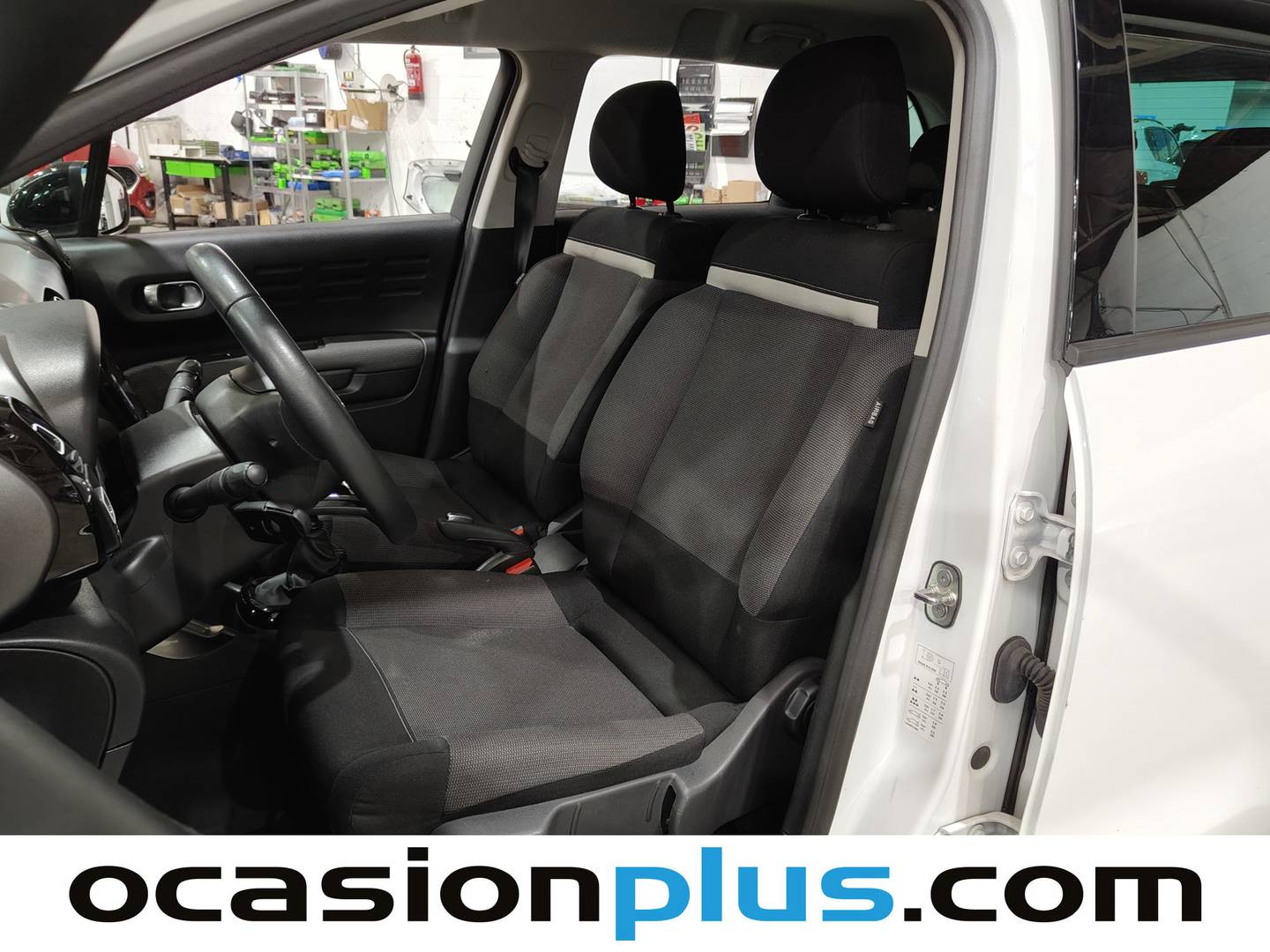 Foto asientos delanteros Citroën C3 Aircross Citroën C3 Aircross PureTech 110 S&S Plus (110 CV)