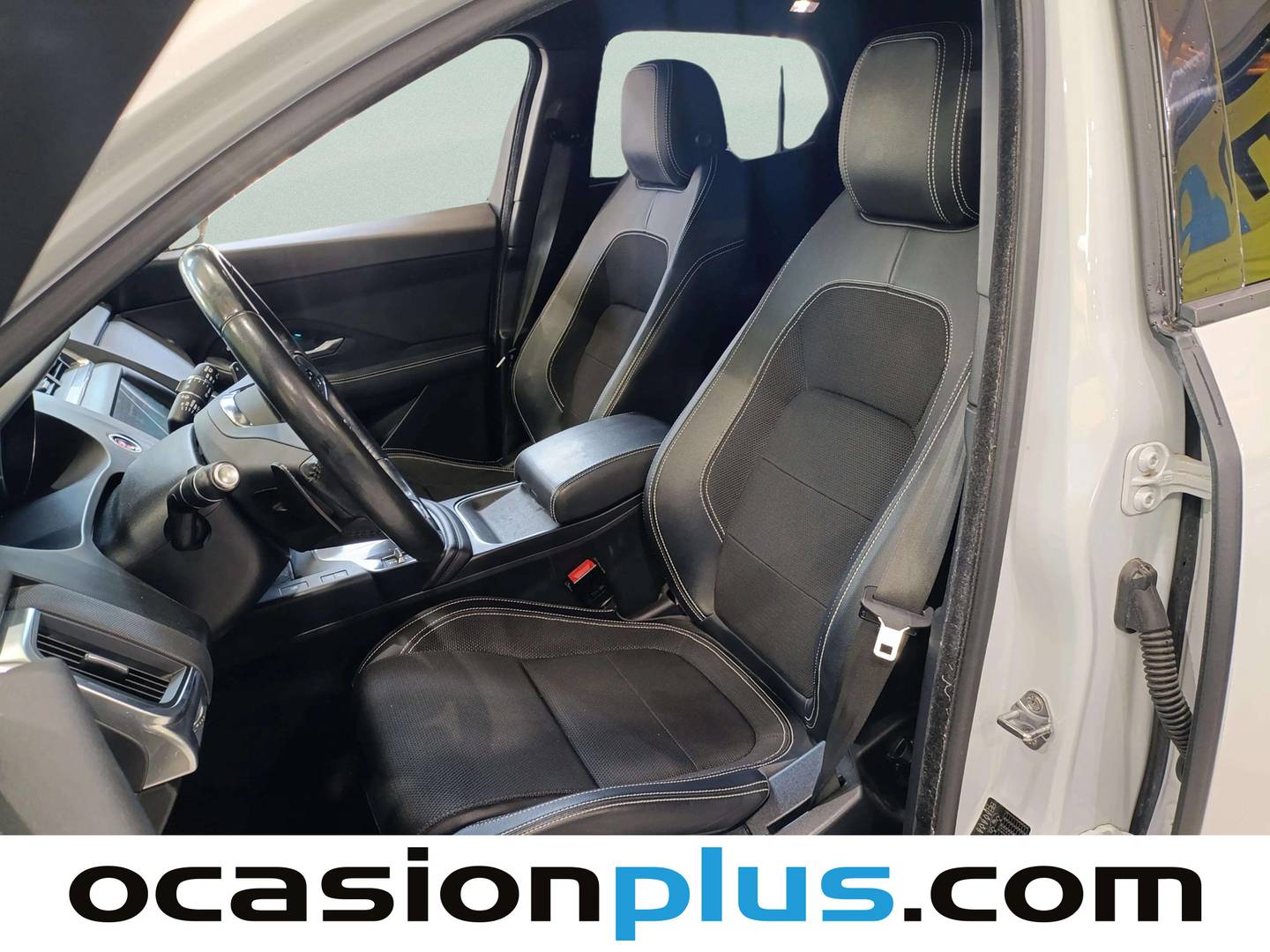 Foto asientos delanteros Jaguar E-Pace Jaguar E-PACE 2.0D R-Dynamic 4WD Auto (150 CV)