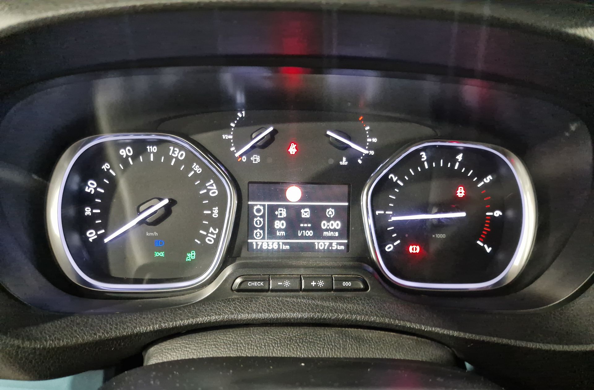 Peugeot Traveller BlueHDi 150 Active Standard 8 plazas - foto 23