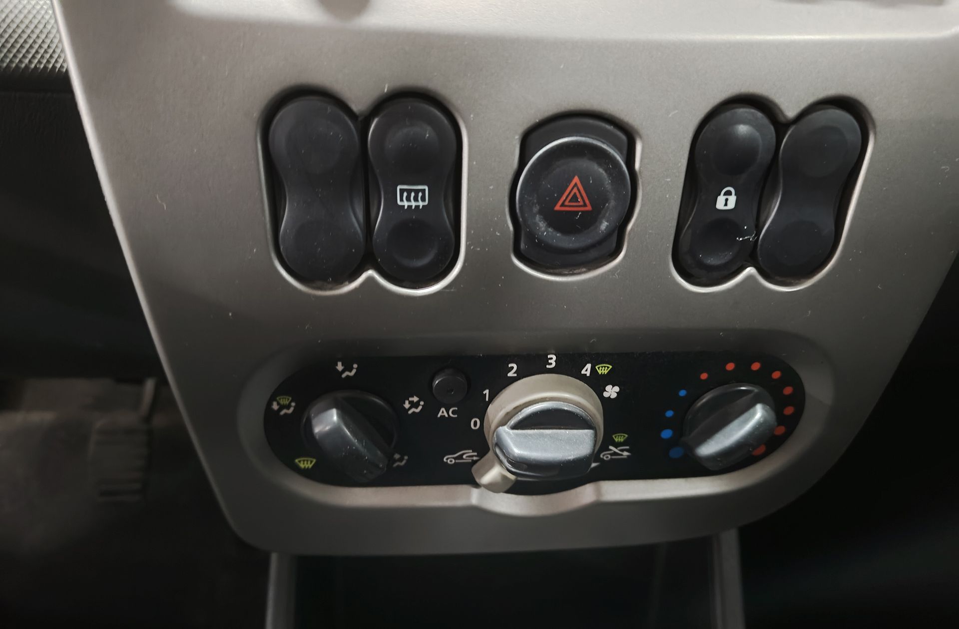 Dacia Sandero 1.2 Ambiance - foto 18