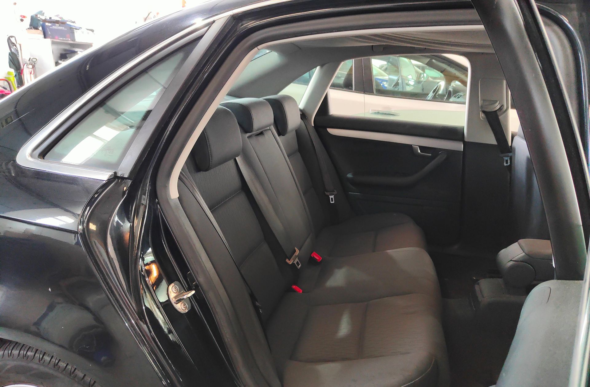Audi A4 1.9 TDI - foto 13