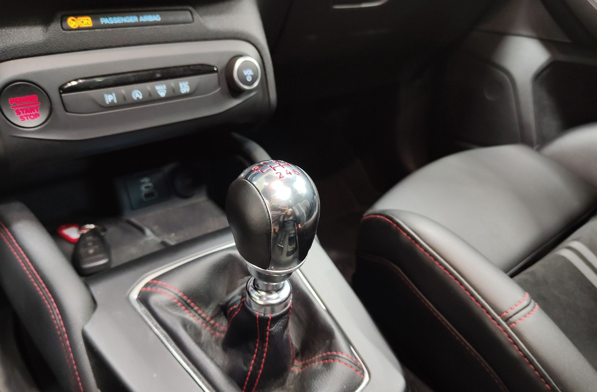 Ford Focus 2.3 EcoBoost ST 3 - foto 6