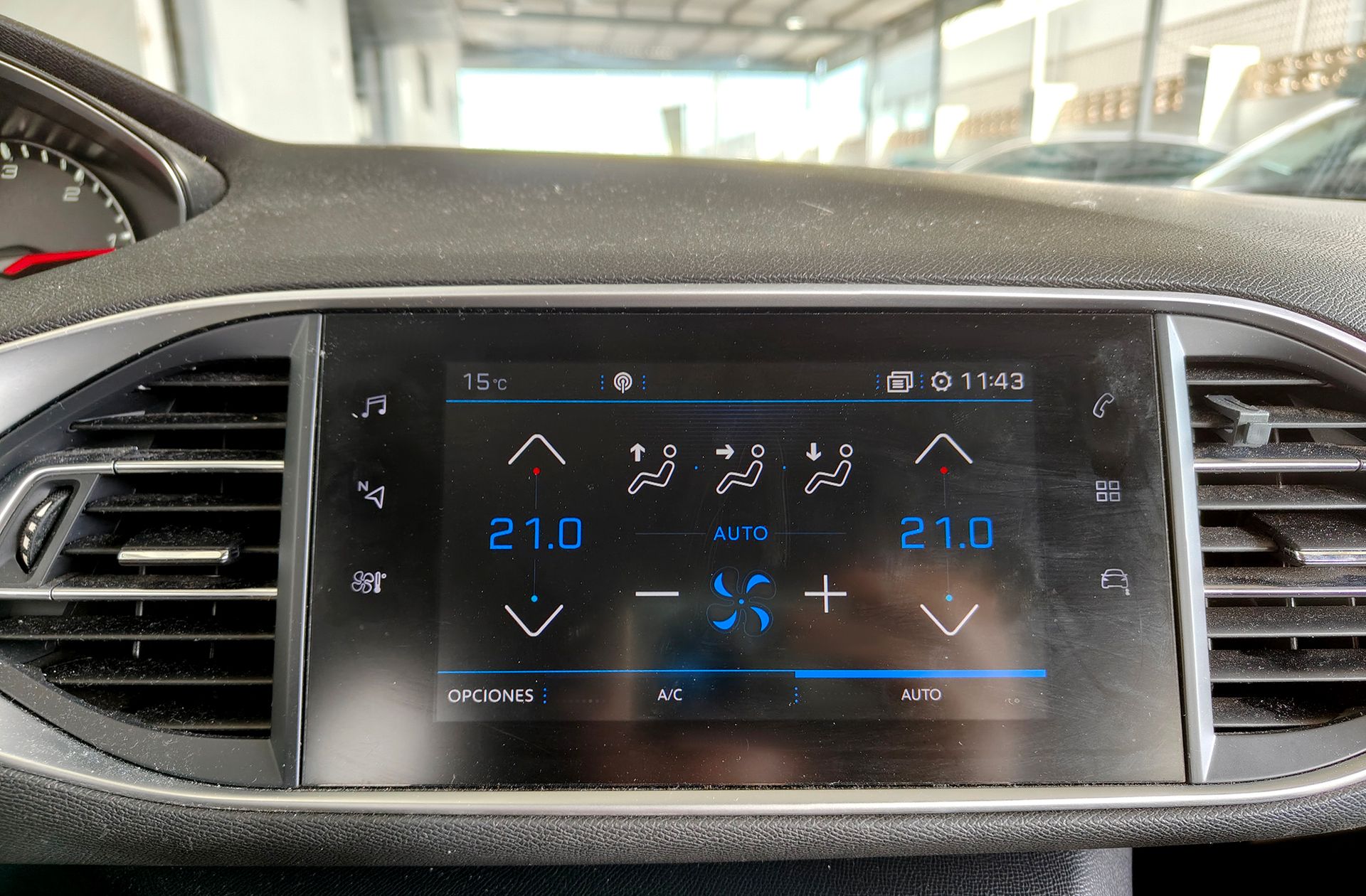Peugeot 308 SW SW BlueHDi 130 Style - foto 27