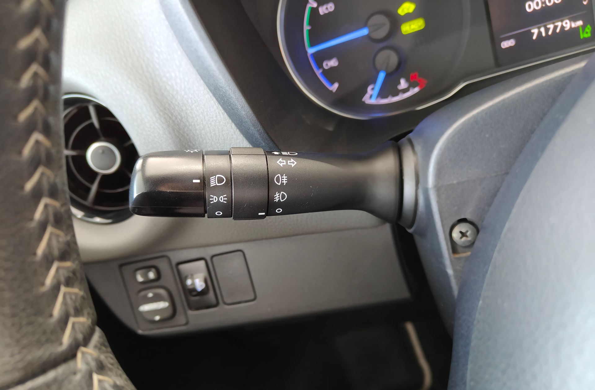 Toyota Yaris 1.5 Hybrid Active - foto 24