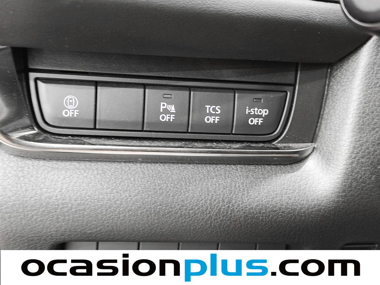 Foto Mazda CX-30 Mazda CX-30 e-SKYACTIV-X Homura 2WD AT (186 CV)