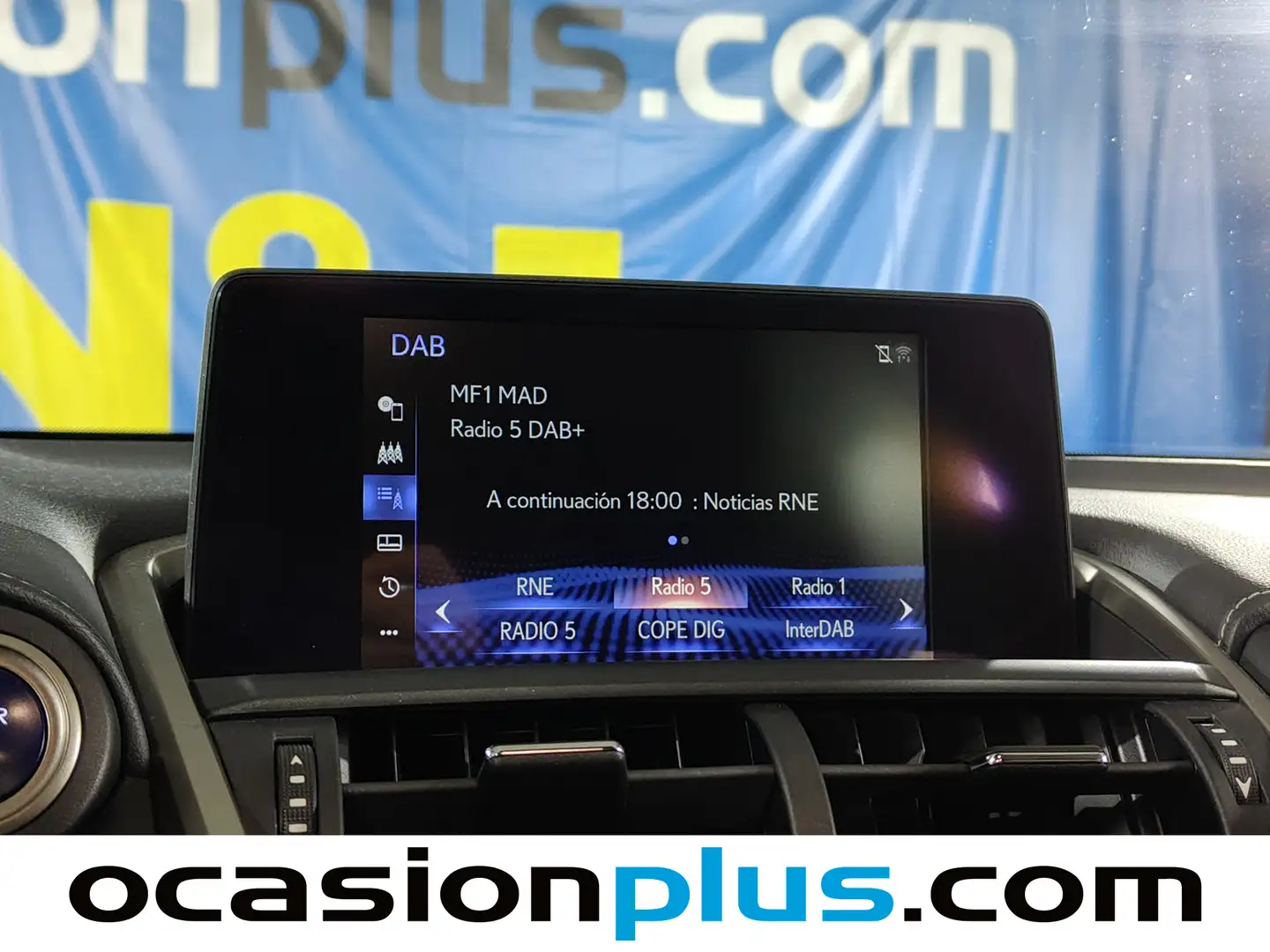 Foto Lexus NX Lexus NX 300h Business 2WD (197 CV)