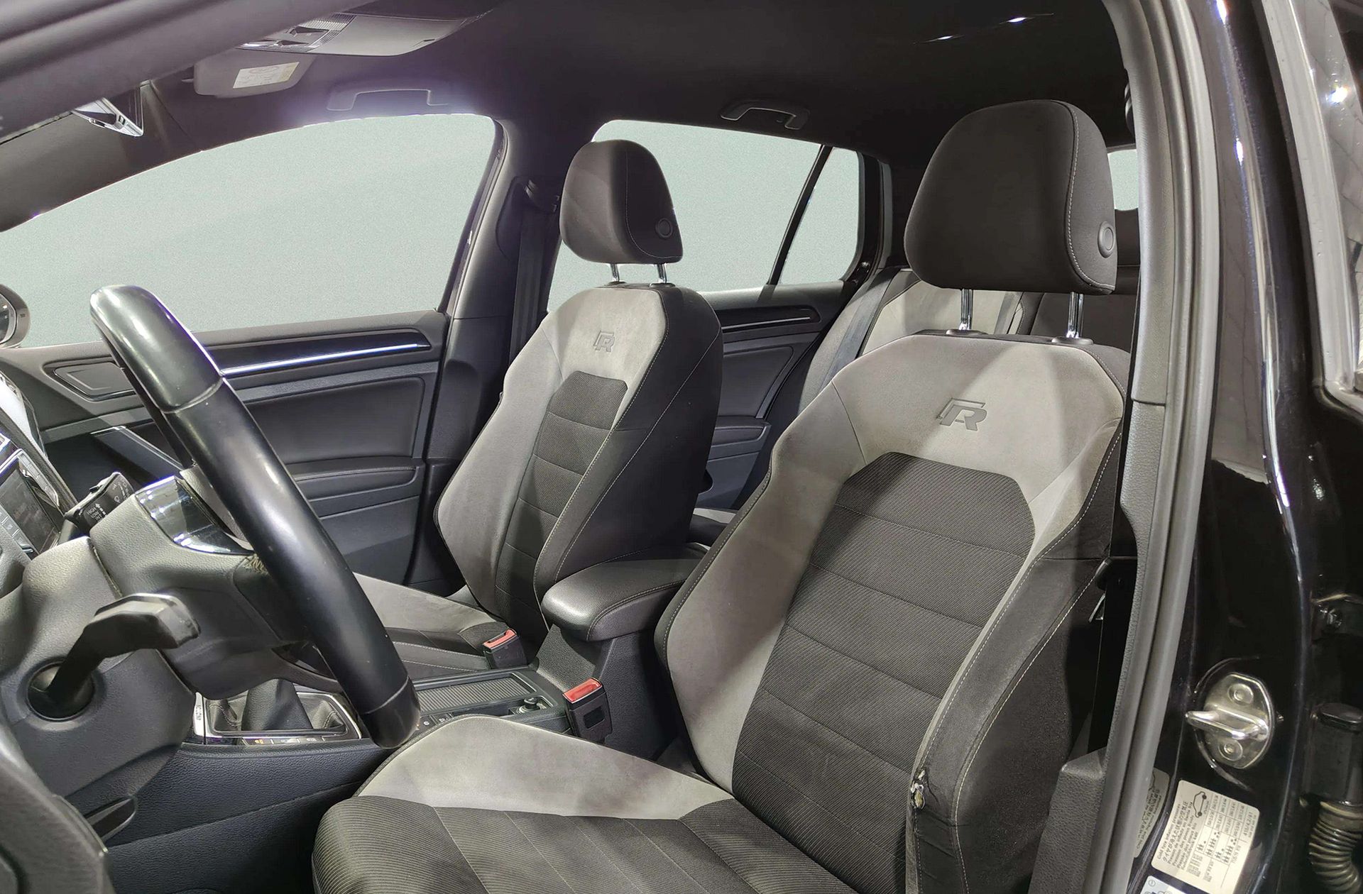 Volkswagen Golf R 2.0 TSI 4Motion - foto 9