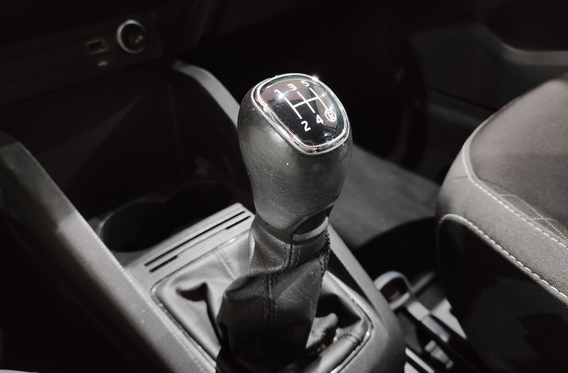 Škoda Fabia 1.0 MPI Like - foto 5